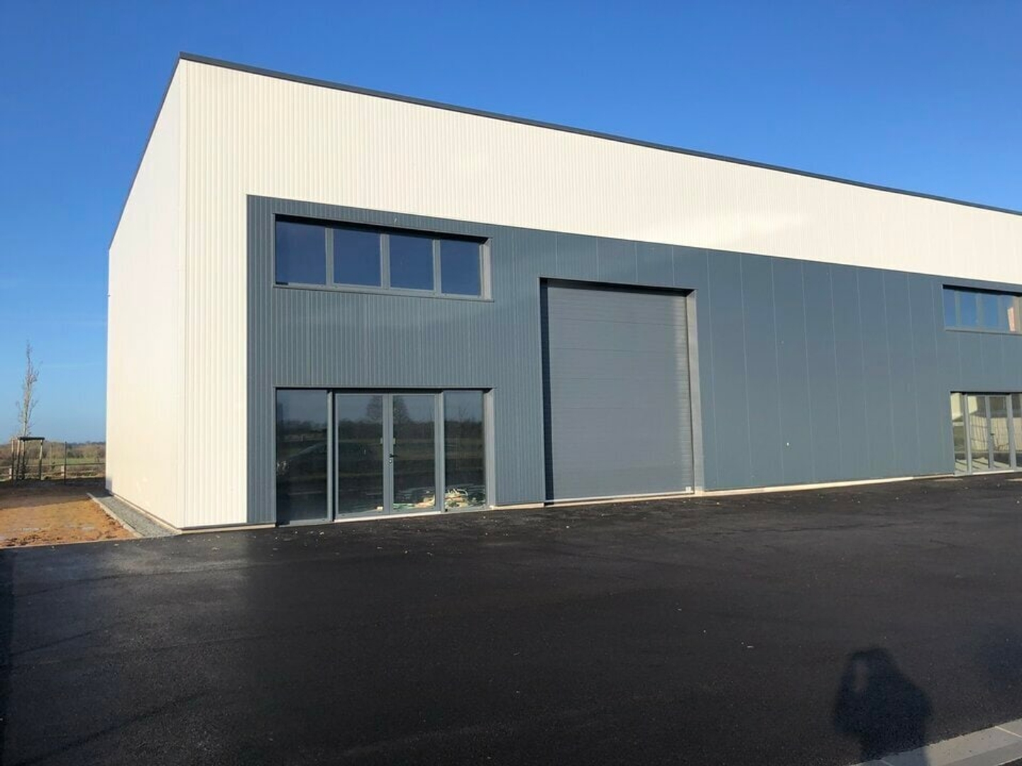 LOCAL D'ACTIVITE A VENDRE