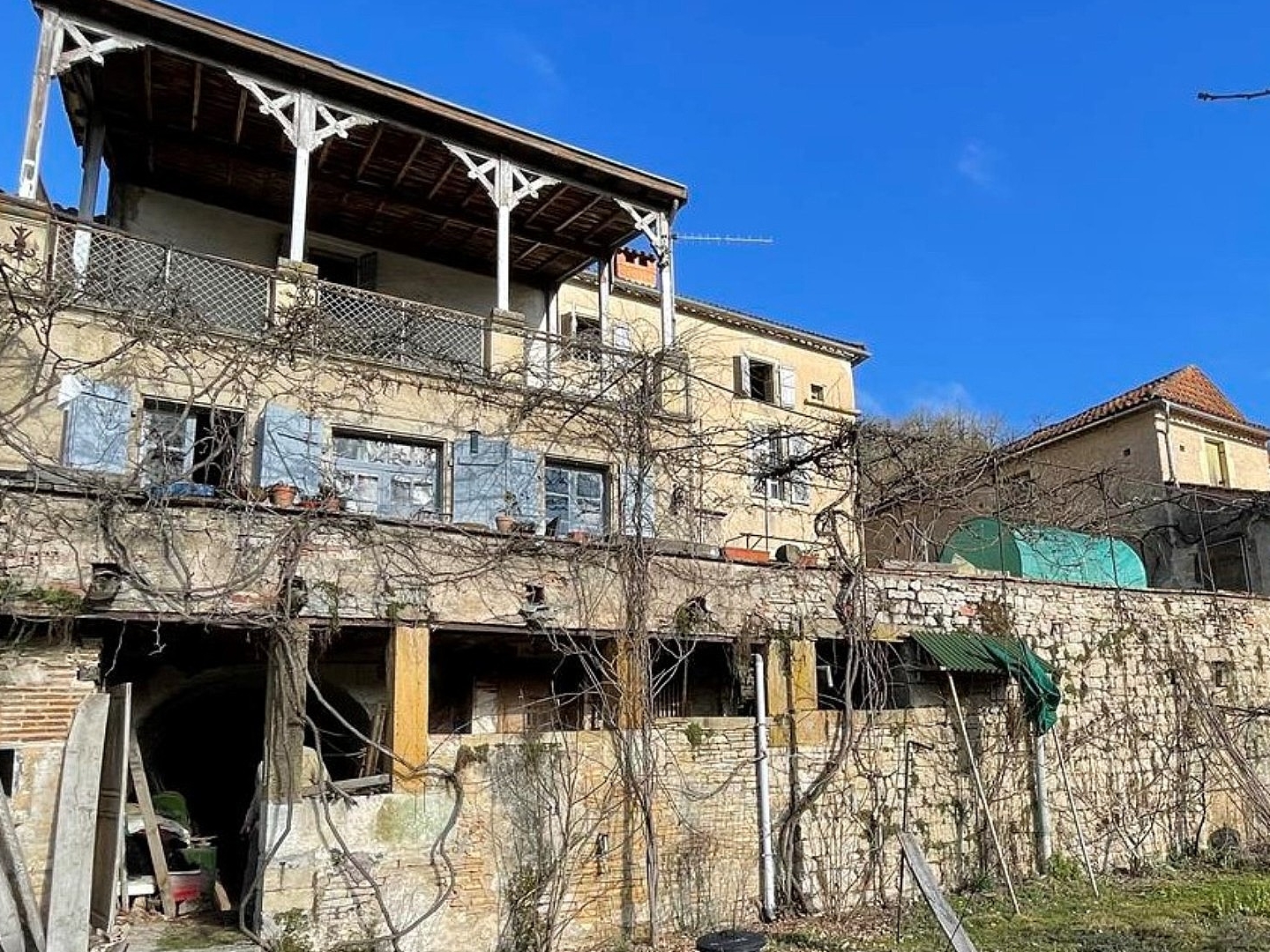 Maison de ville à rénover avec jardin