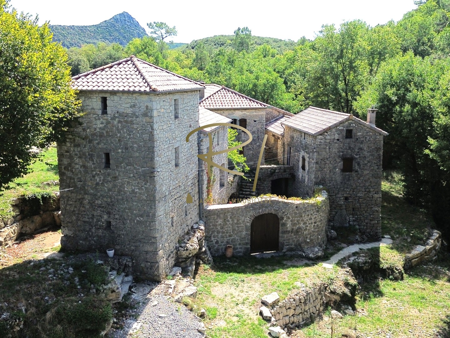 Maison 14 pièces 300 m²