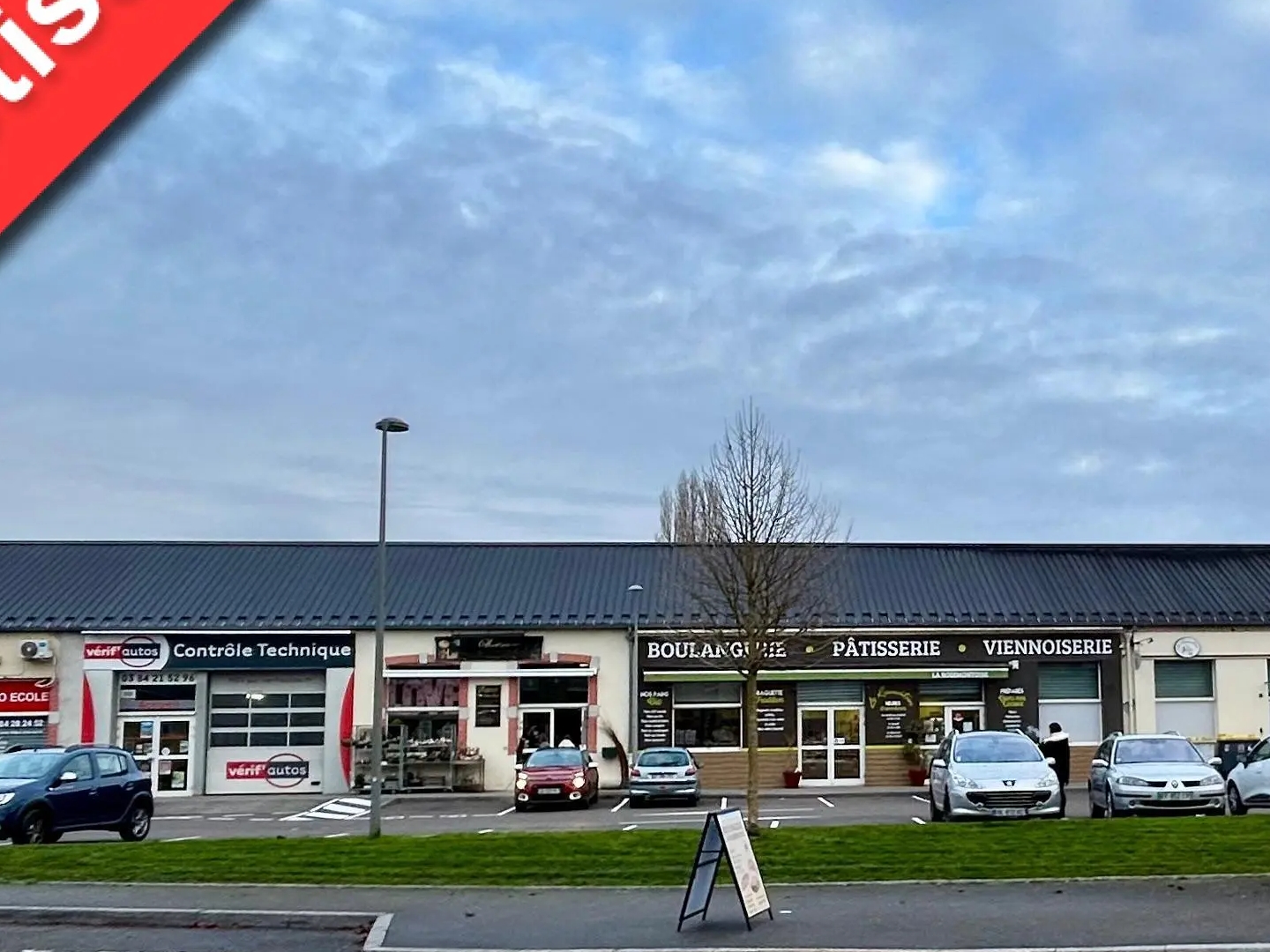 Local commercial 194 m²