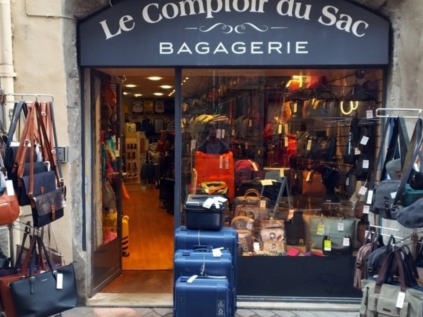 Magasin à vendre - 1 pièce - 36m2 - Chambéry (73000)