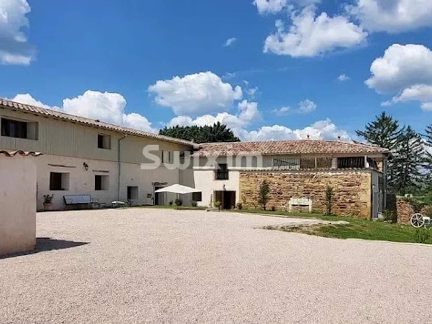 Maison 10 pièces 345 m²