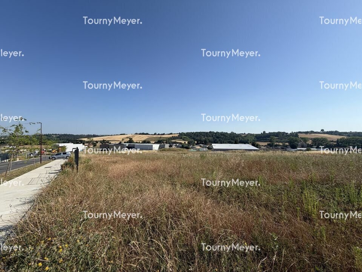 TERRAIN A VENDRE