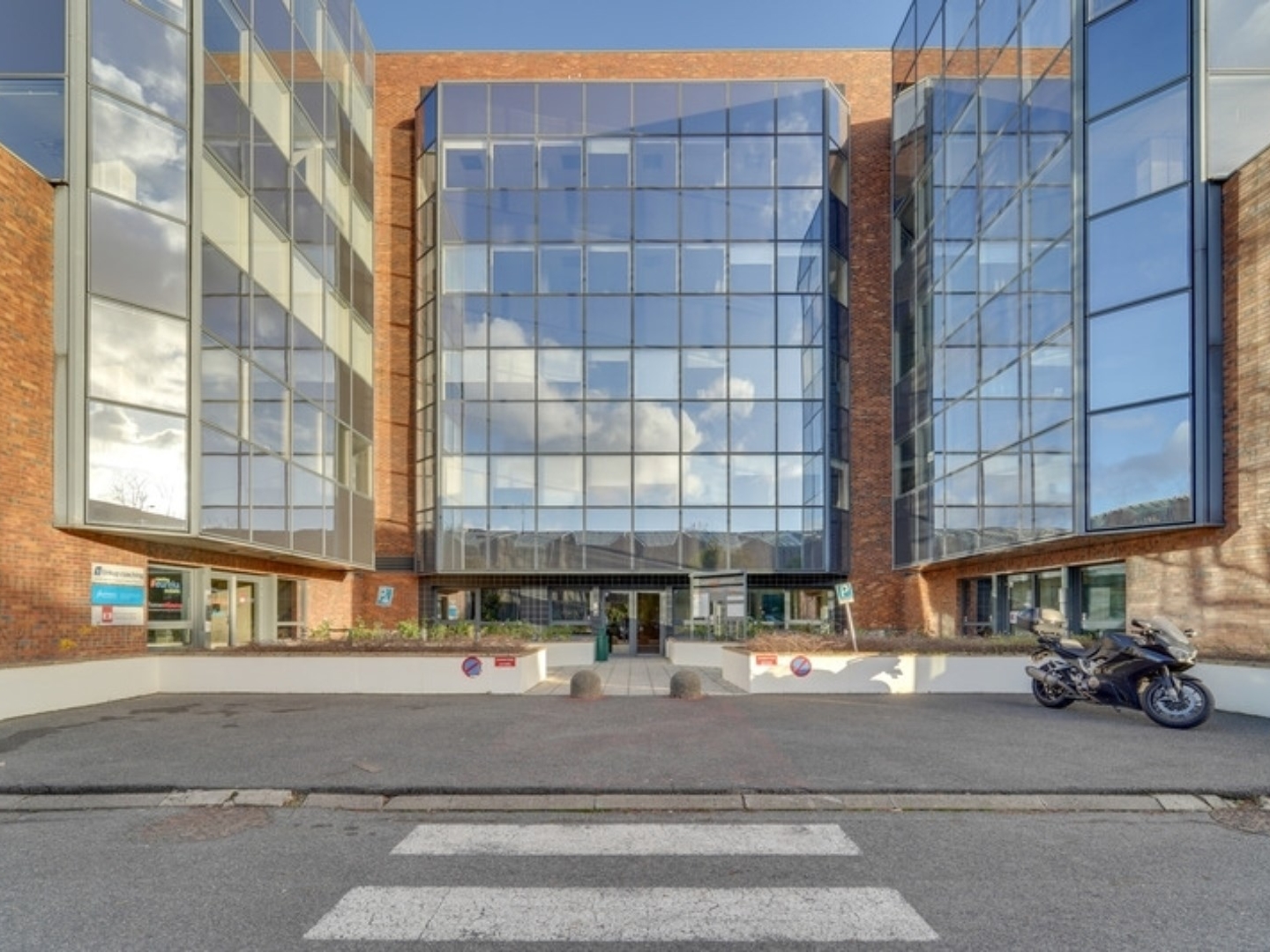 Locaux à vendre - 6 pièces - 2875m2 - Vélizy-Villacoublay (78140)