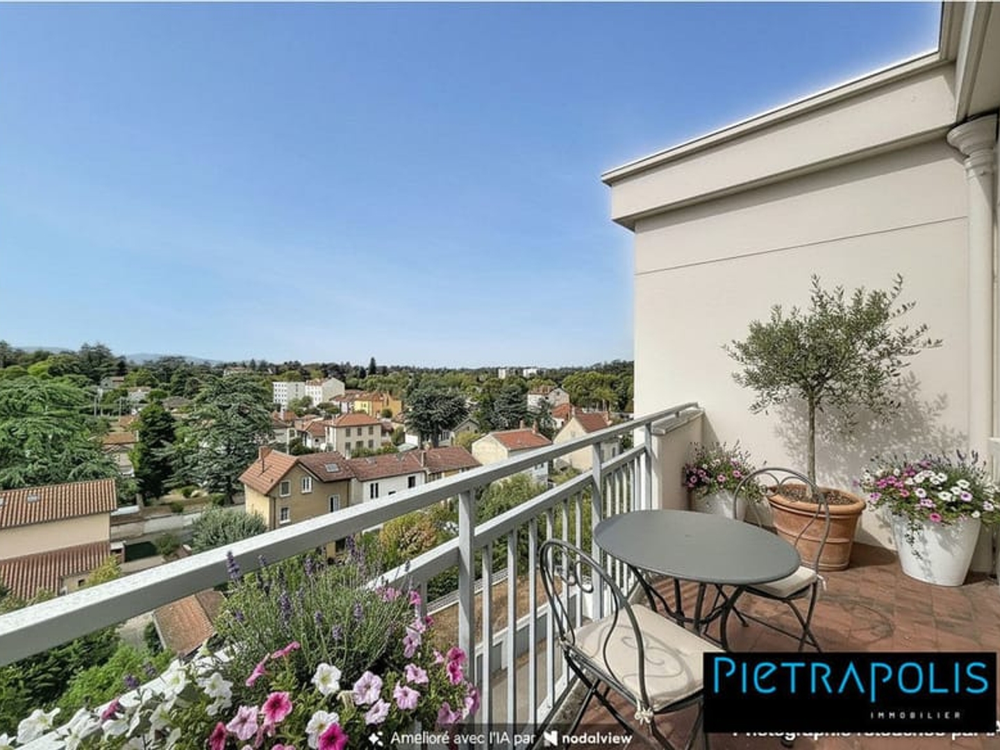 Appartement à vendre - 4 pièces - 106m2 - Tassin-La-Demi-Lune (69160)