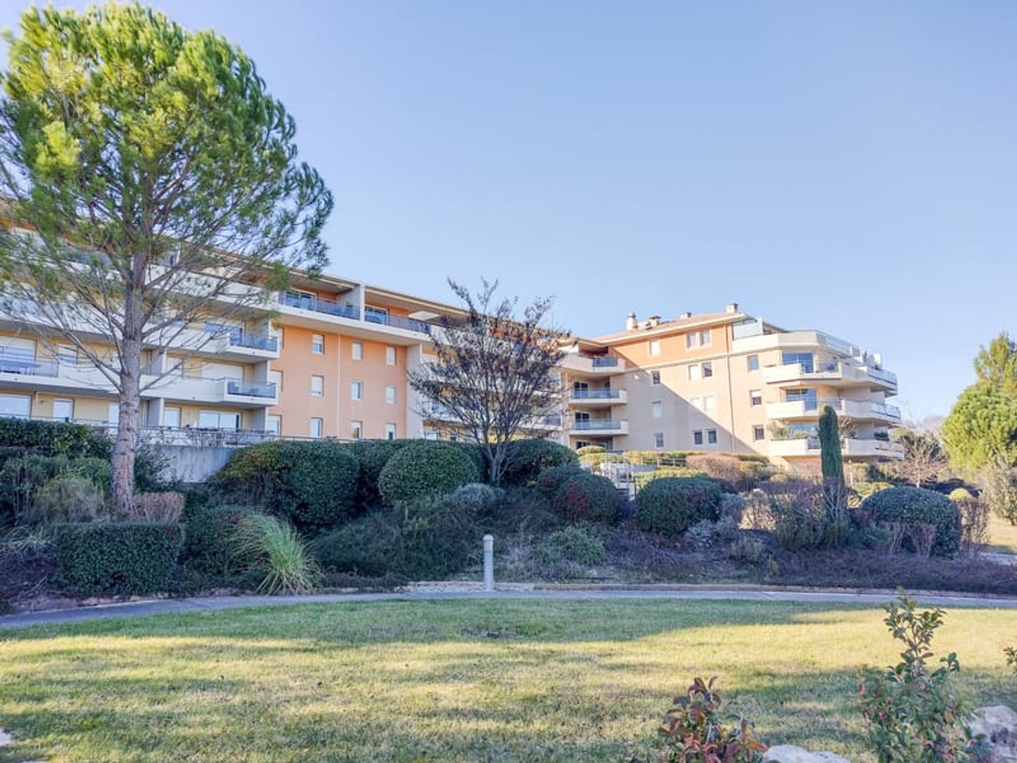 Appartement à vendre - 2 pièces - 48m2 - Aix-En-Provence (13290)