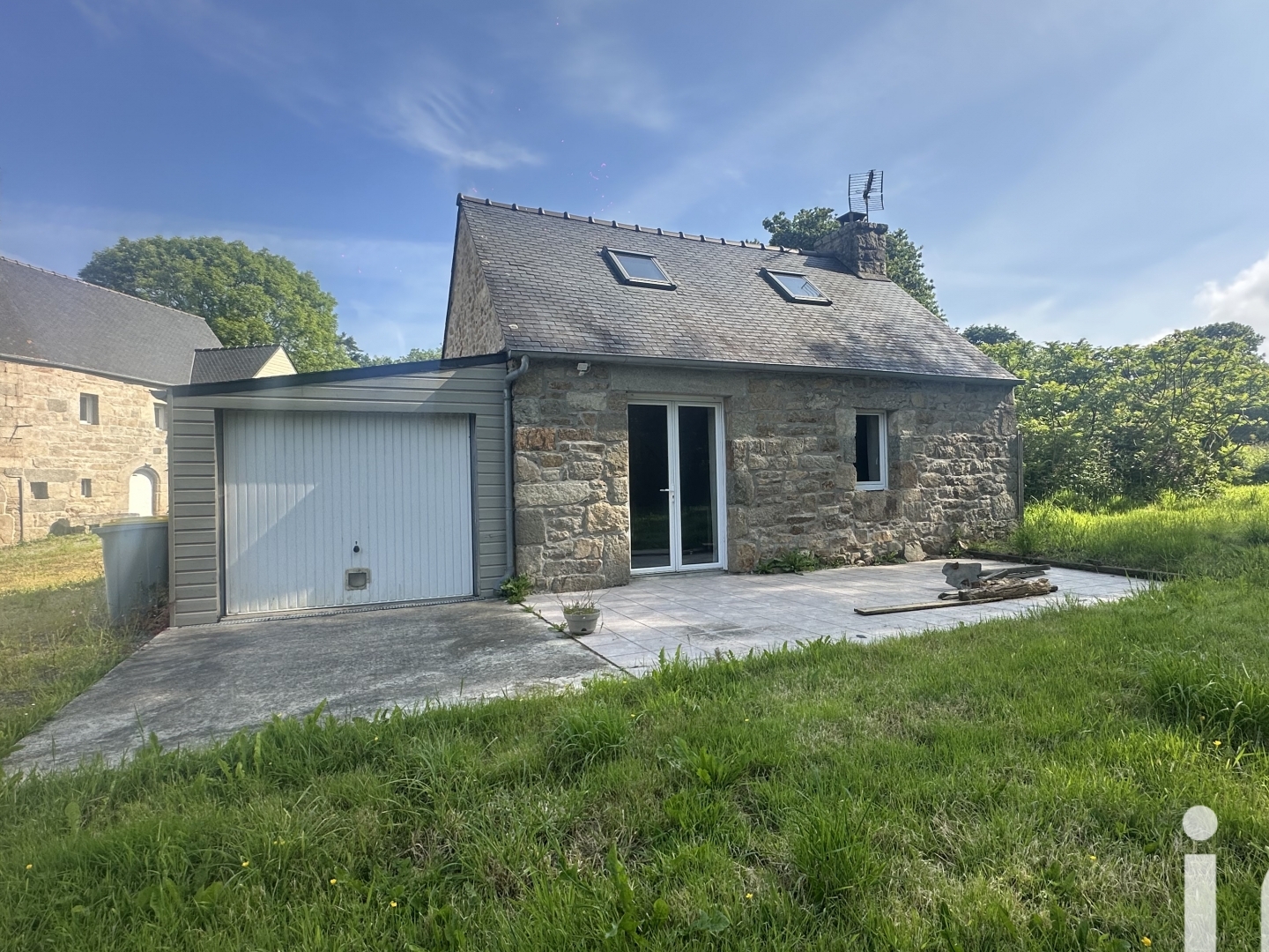 Maison à vendre - 18 pièces - 305m2 - Ploubezre (22300)