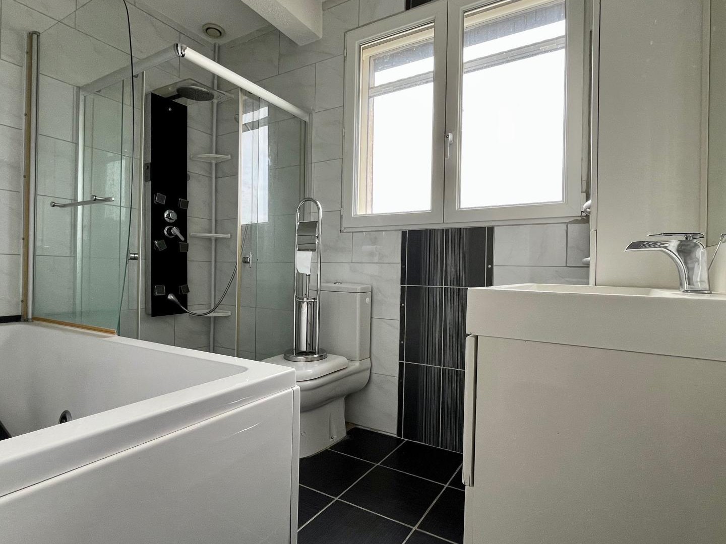 Maison à vendre - 7 pièces - 276m2 - Lavans-Lès-Dole (39700)