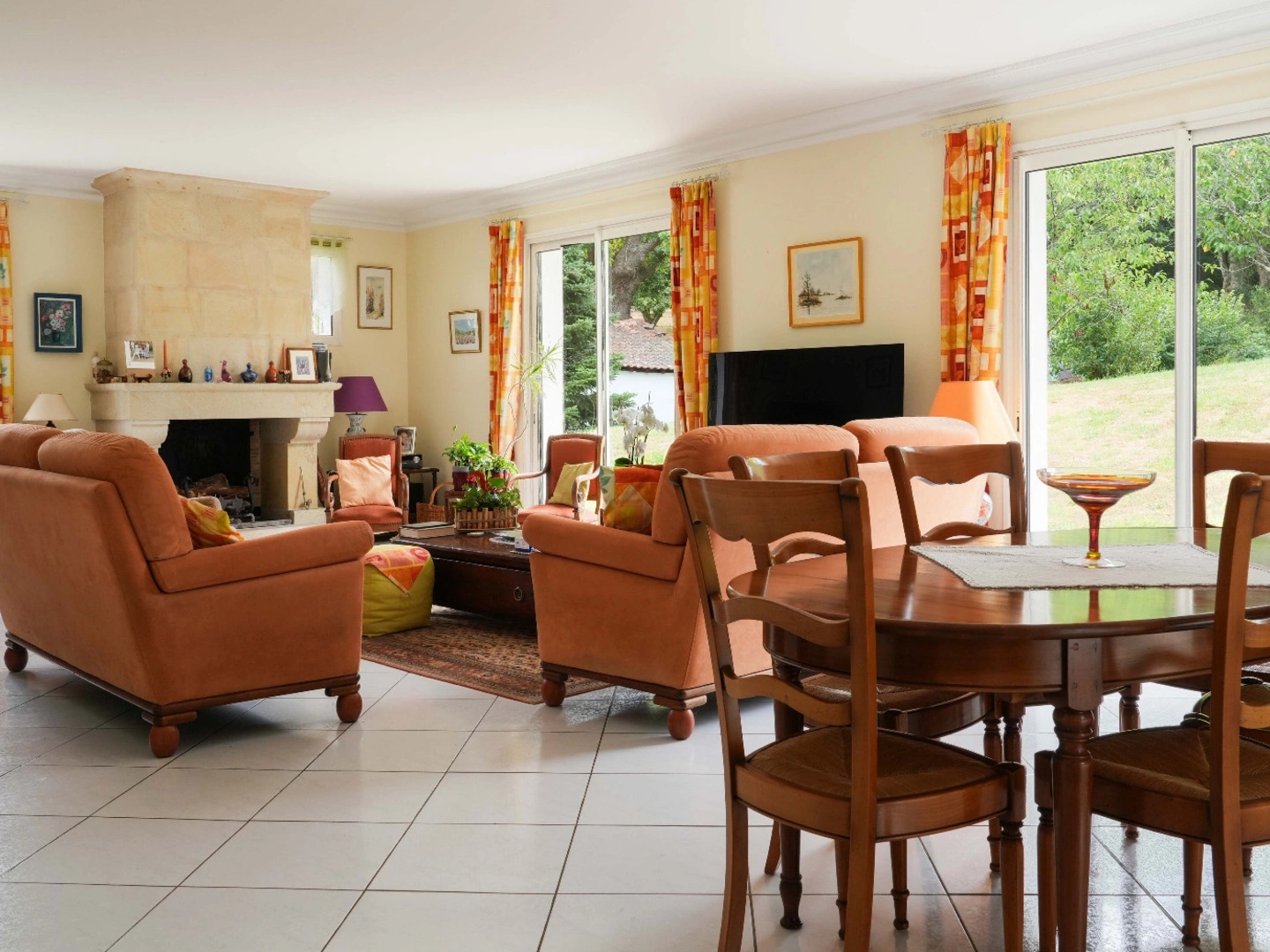 Maison à vendre - 7 pièces - 264m2 - Saint-Pée-Sur-Niv... (64310)