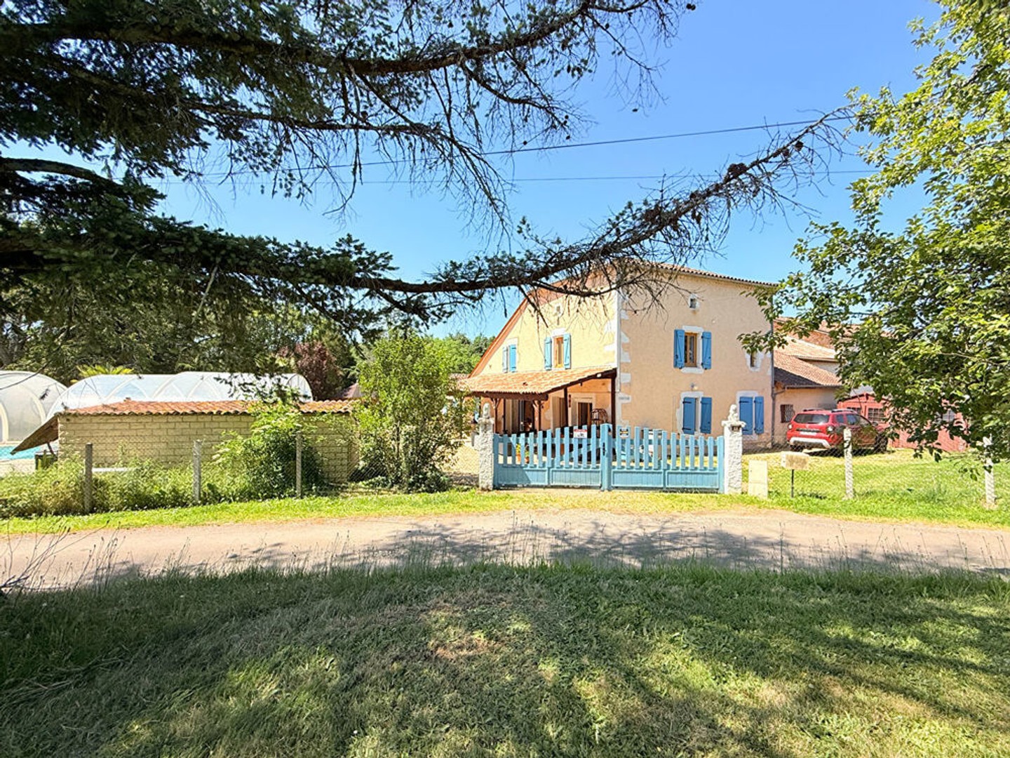 Maison à vendre - 6 pièces - 144m2 - Nontron (24300)