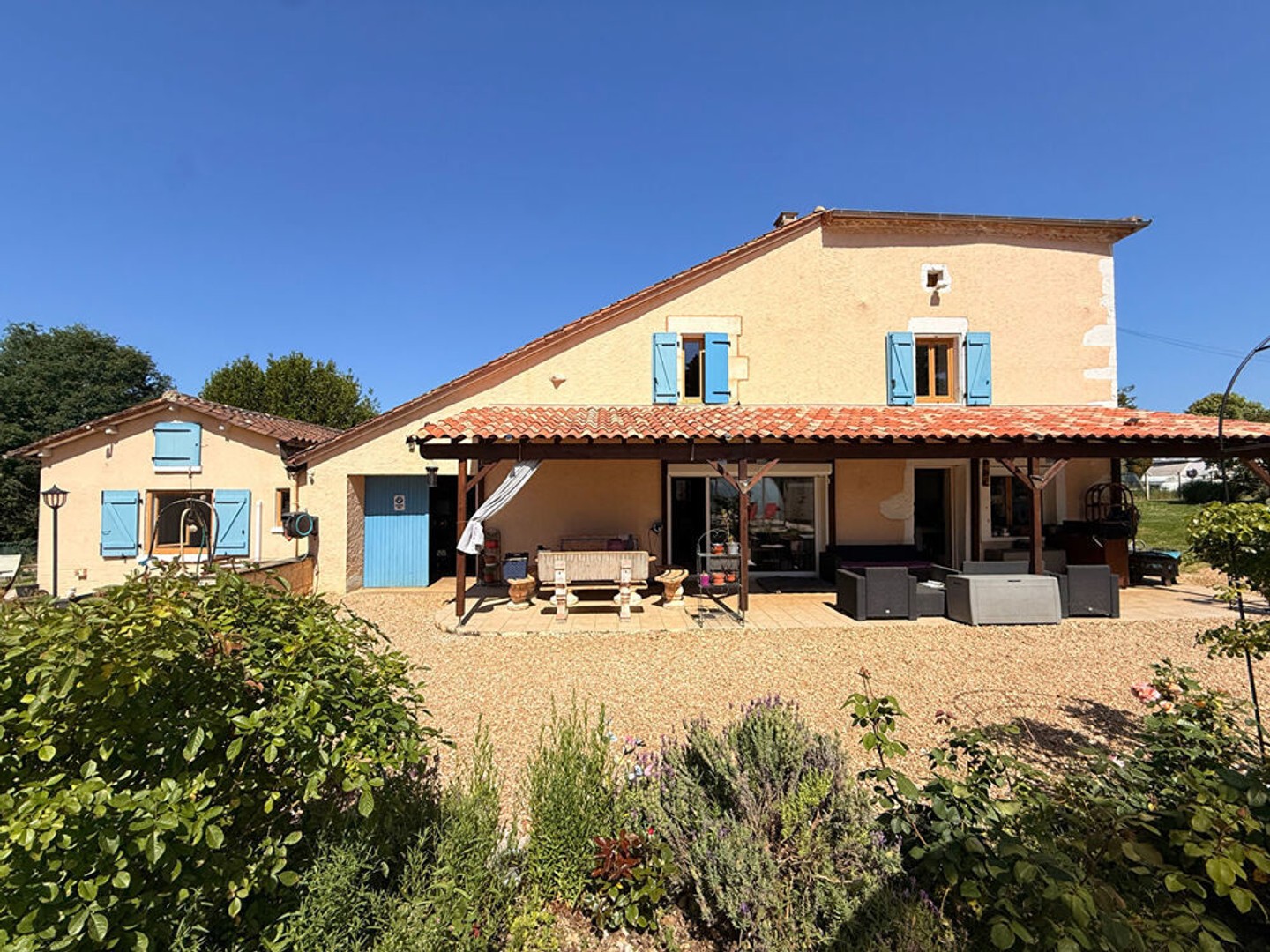 Maison à vendre - 6 pièces - 144m2 - Nontron (24300)