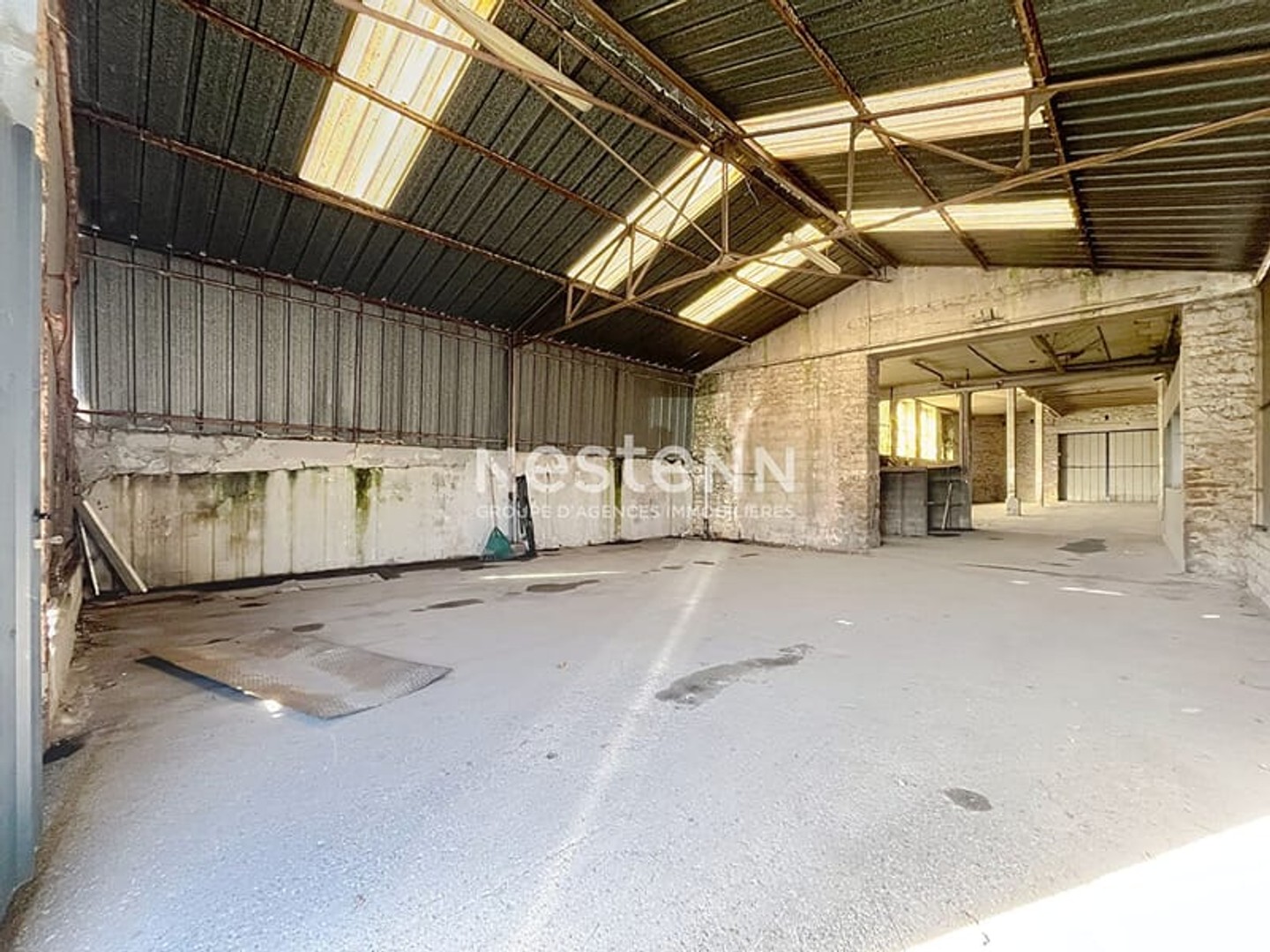 Immeuble commercial 1100 m²