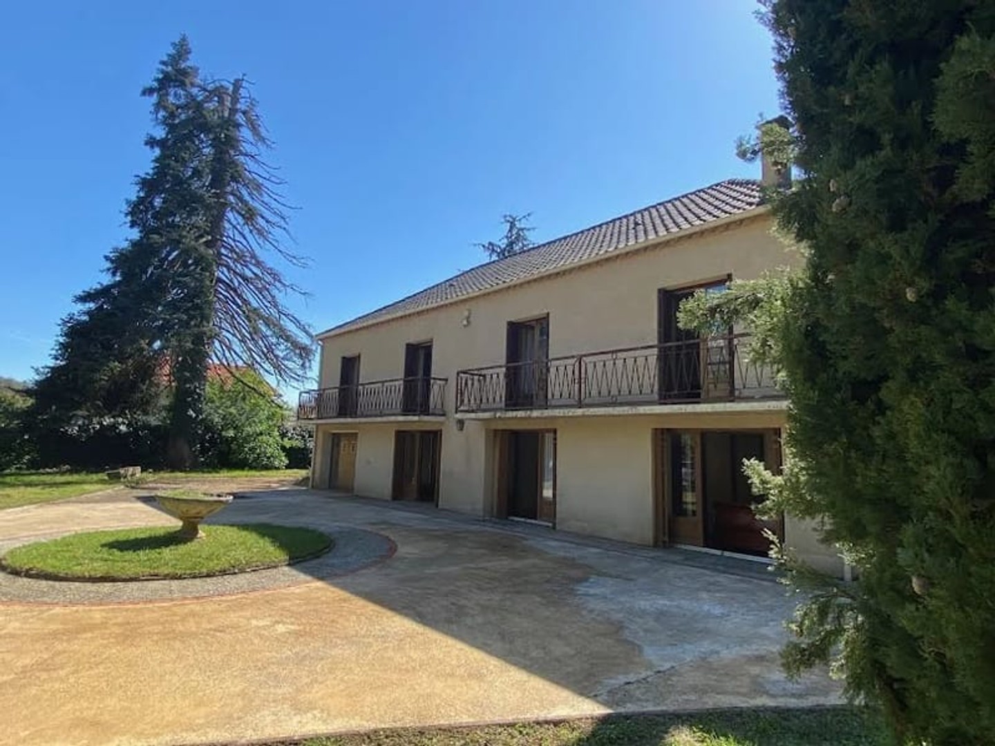 Maison 12 pièces 240 m²