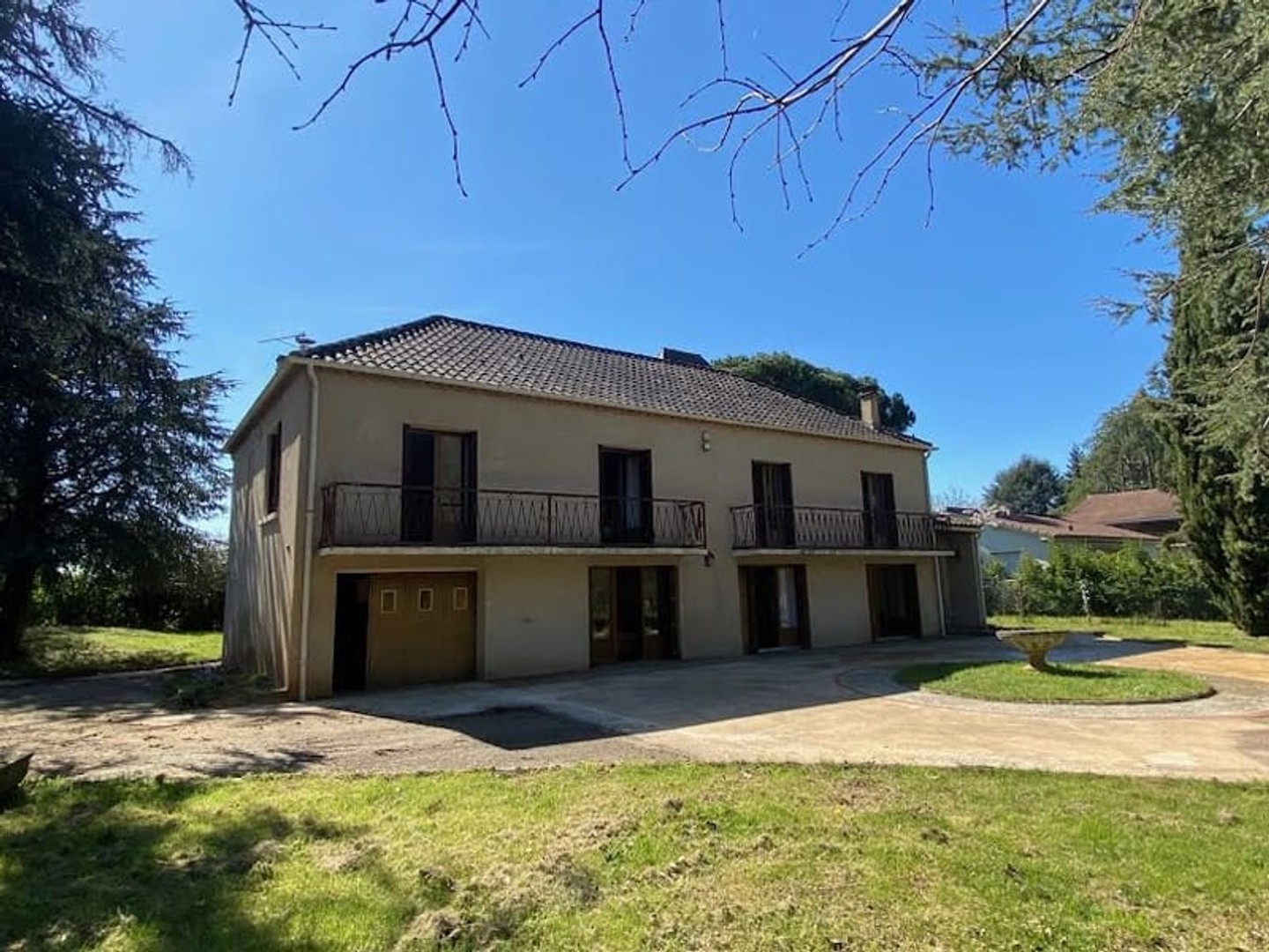 Maison à vendre - 12 pièces - 240m2 - Puy-L'évêque (46700)