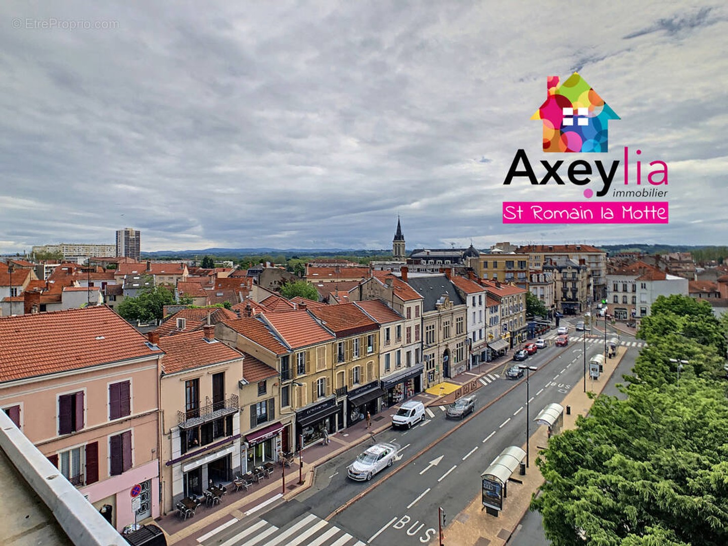 A vendre - hyper-centre ville roanne - appartement haussmannien 200m2 environ