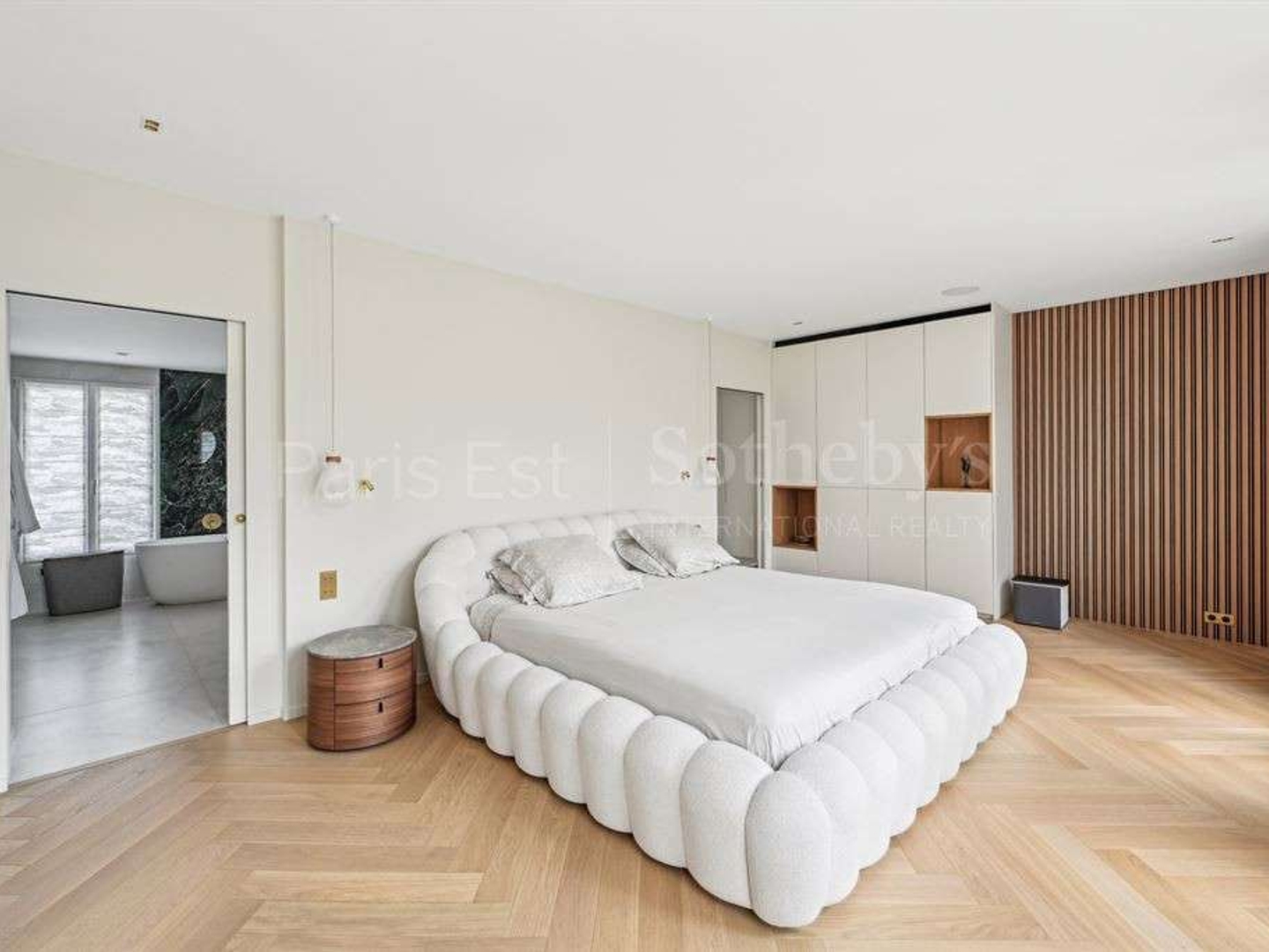 Maison 8 pièces 380 m²
