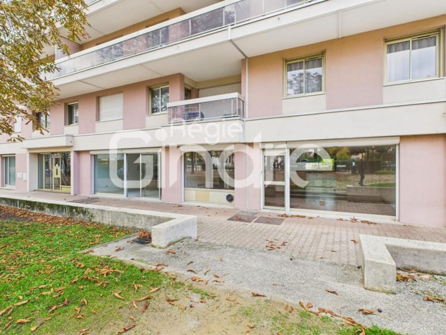 Vente - Local commercial - 163 m² - 595 000 € - LYON 3E