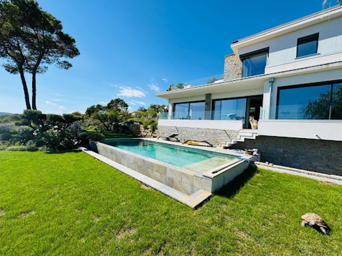 Maison à vendre - 4 pièces - 167m2 - La Motte (83920)