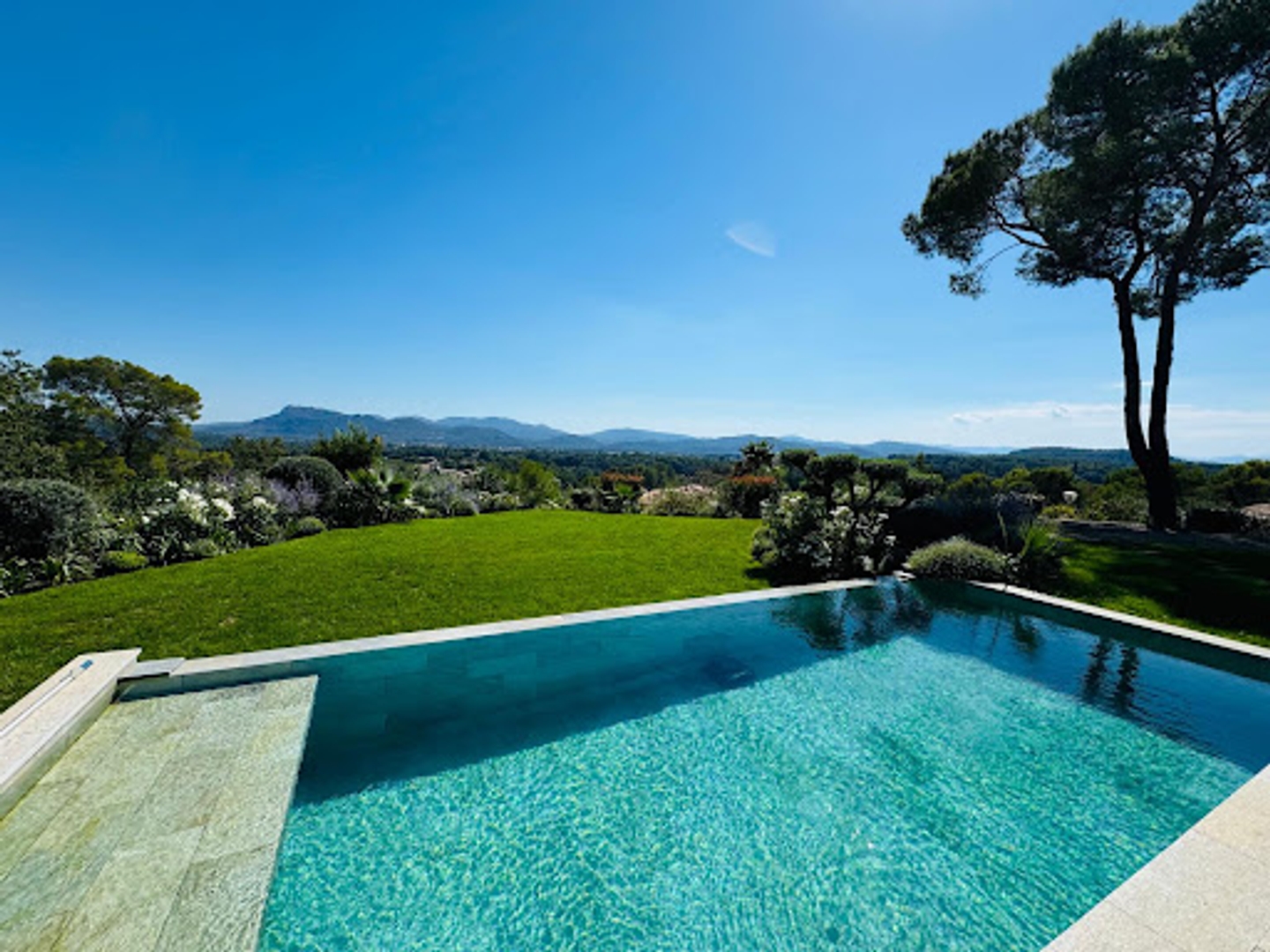Maison à vendre - 4 pièces - 167m2 - La Motte (83920)