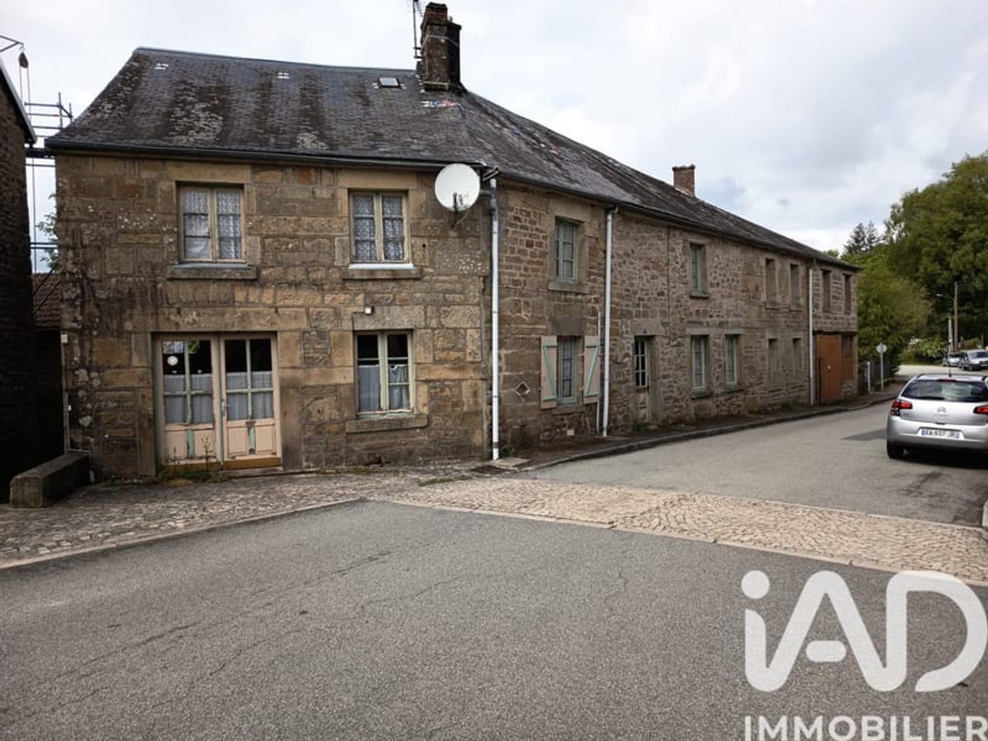 Maison avec appartements 262 m²