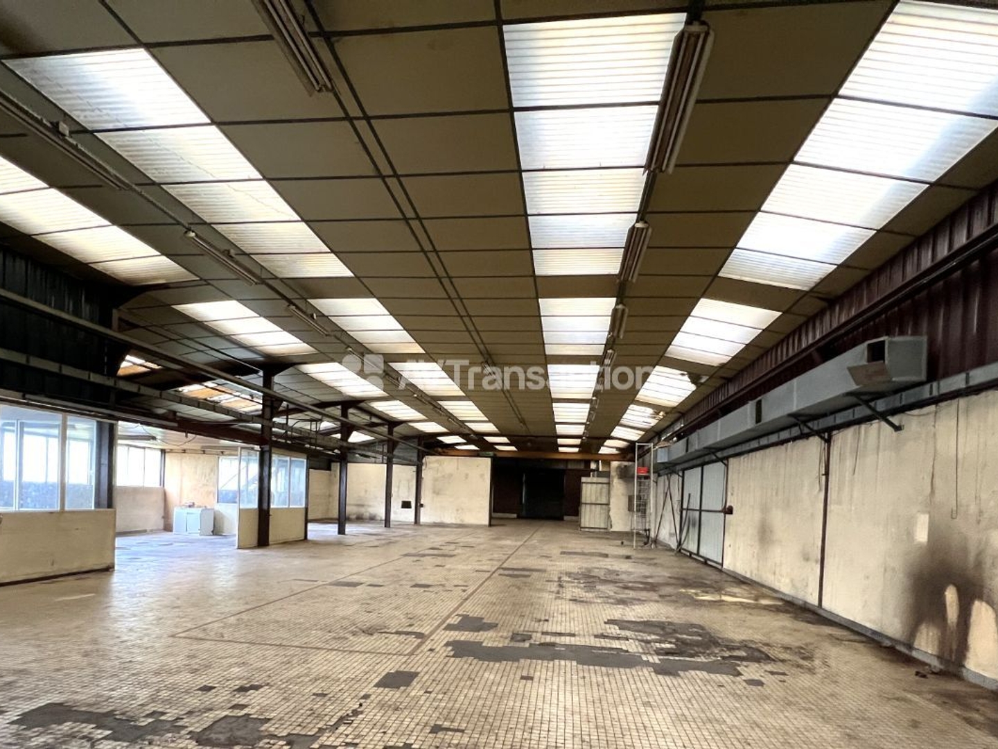 Bureaux à vendre - 9 pièces - 1705m2 - Dozulé (14430)