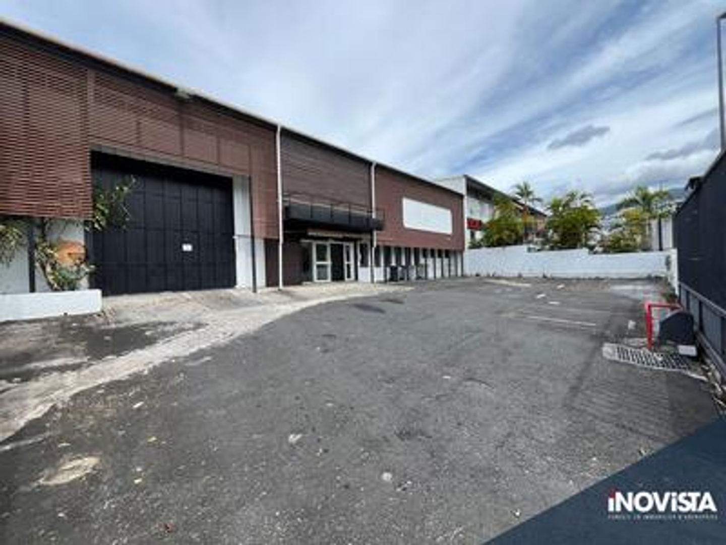 Vente Dépôt / Entrepôt 847 m2 à Sainte-Clotilde