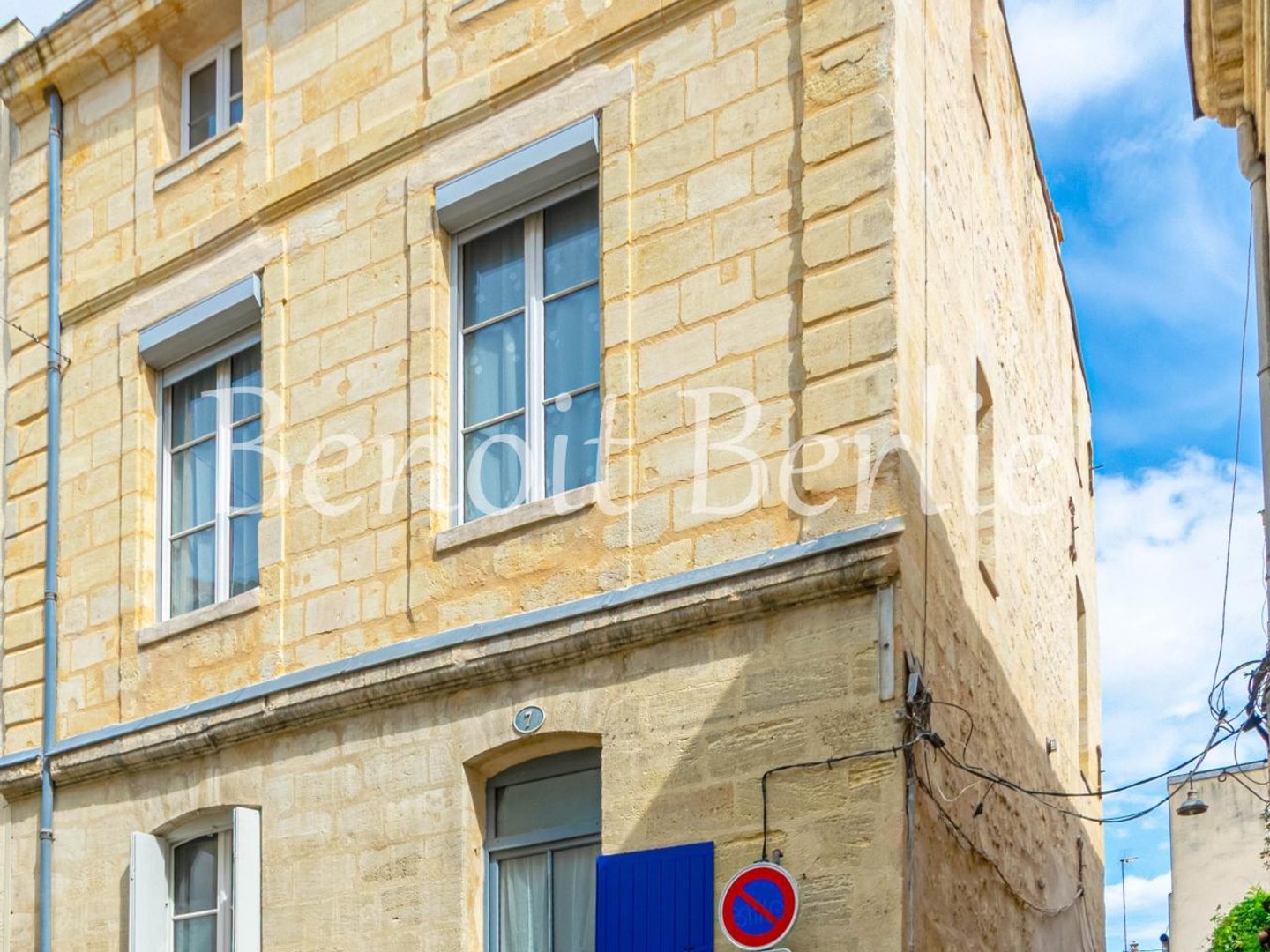 À deux pas de la place Péberland - Immeuble de charme avec patio et T2 indépendant