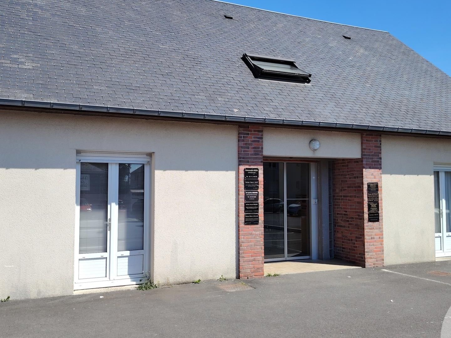 Locaux à vendre - 450m2 - Bréhal (50290)