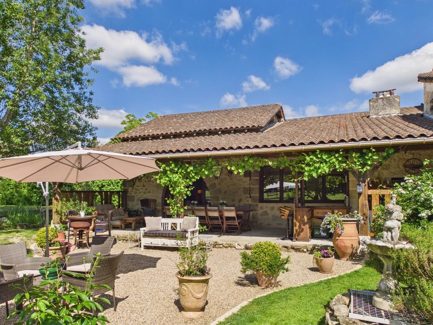 Maison à vendre - 14 pièces - 335m2 - Lauzun (47410)