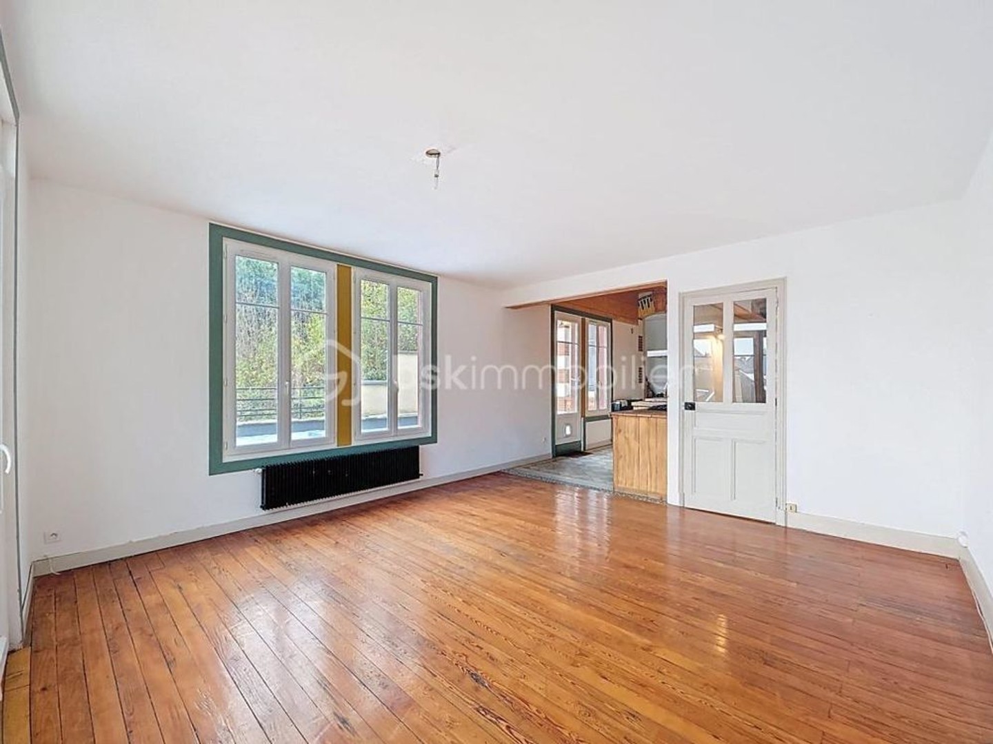 Immeuble comprenants 2 appartements et 1 local