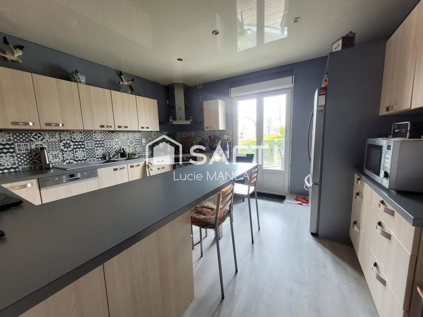Immeuble à vendre - 11 pièces - 254m2 - Montchanin (71210)