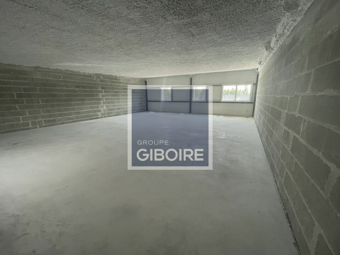 Locaux à vendre - 1658m2 - Saint-Herblain (44800)