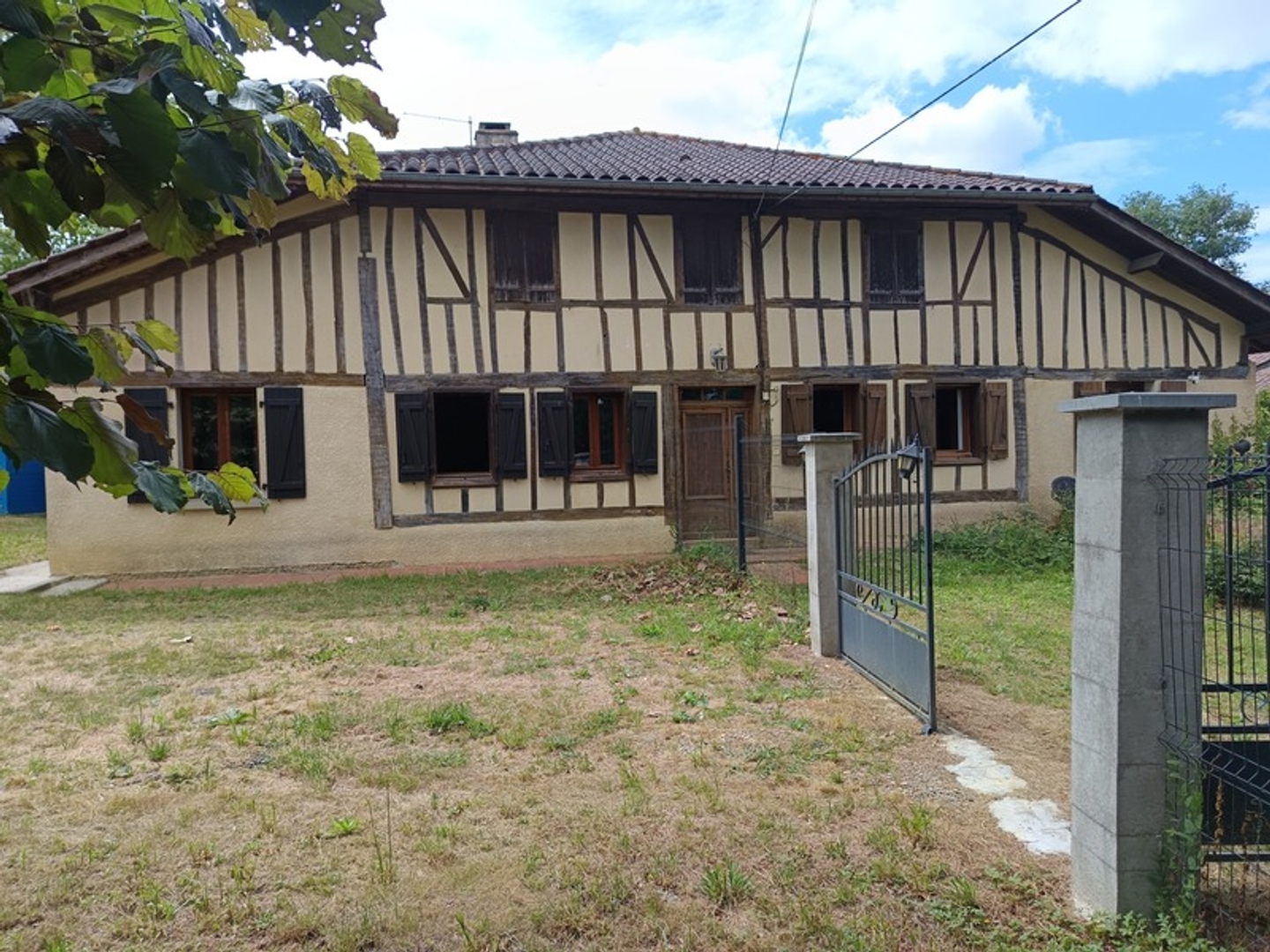 Propriété d'Exception : 2 Maisons, 450 m² de Dépendances et 6 Hectares de Terres