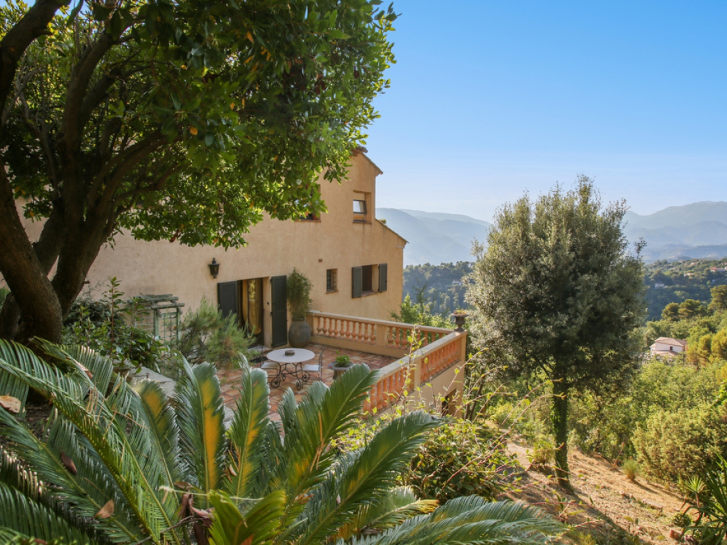 Maison à vendre - 6 pièces - 187m2 - Aspremont (06790)