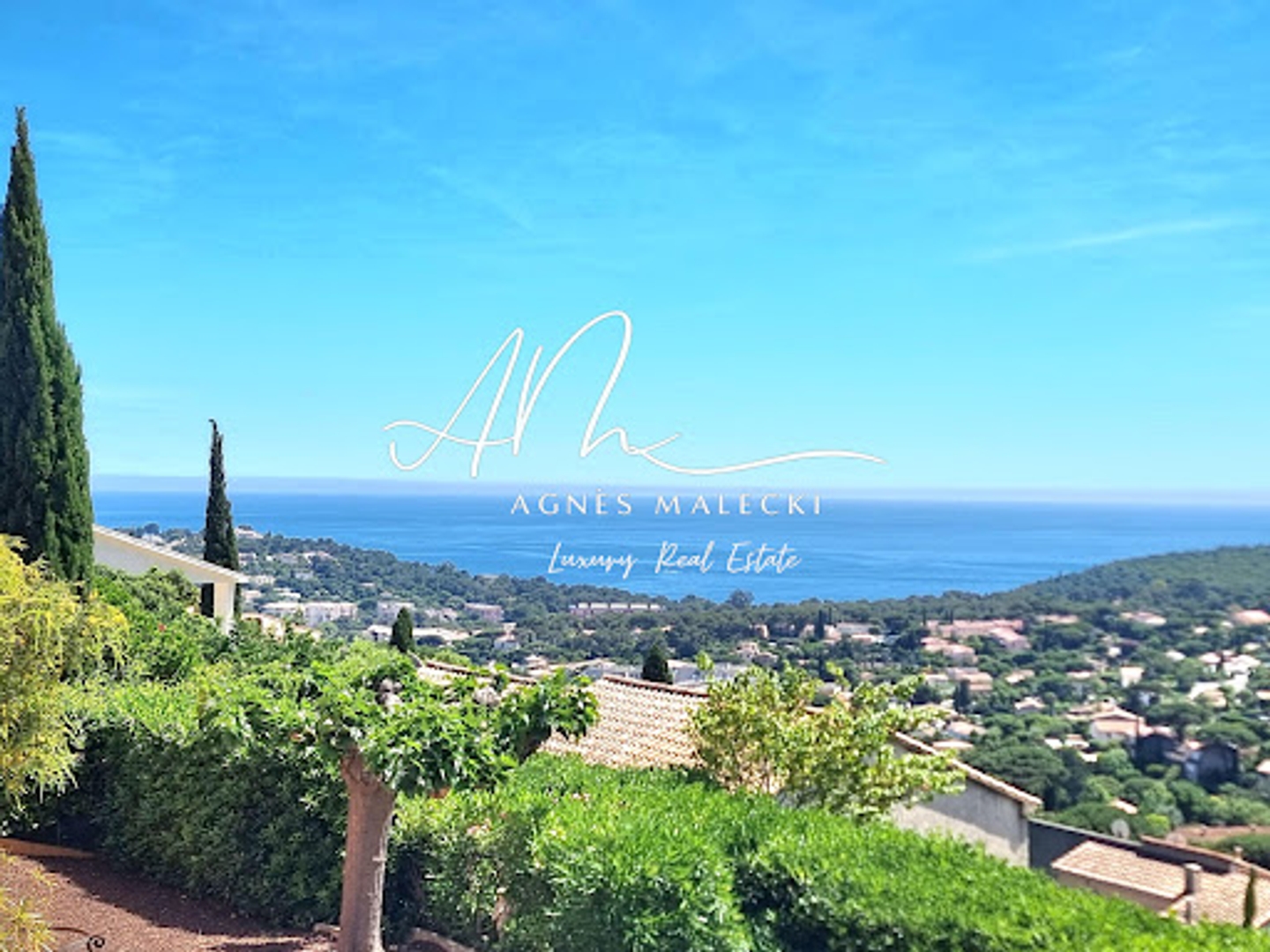 Maison à vendre - 8 pièces - 221m2 - Cavalaire-Sur-Mer (83240)