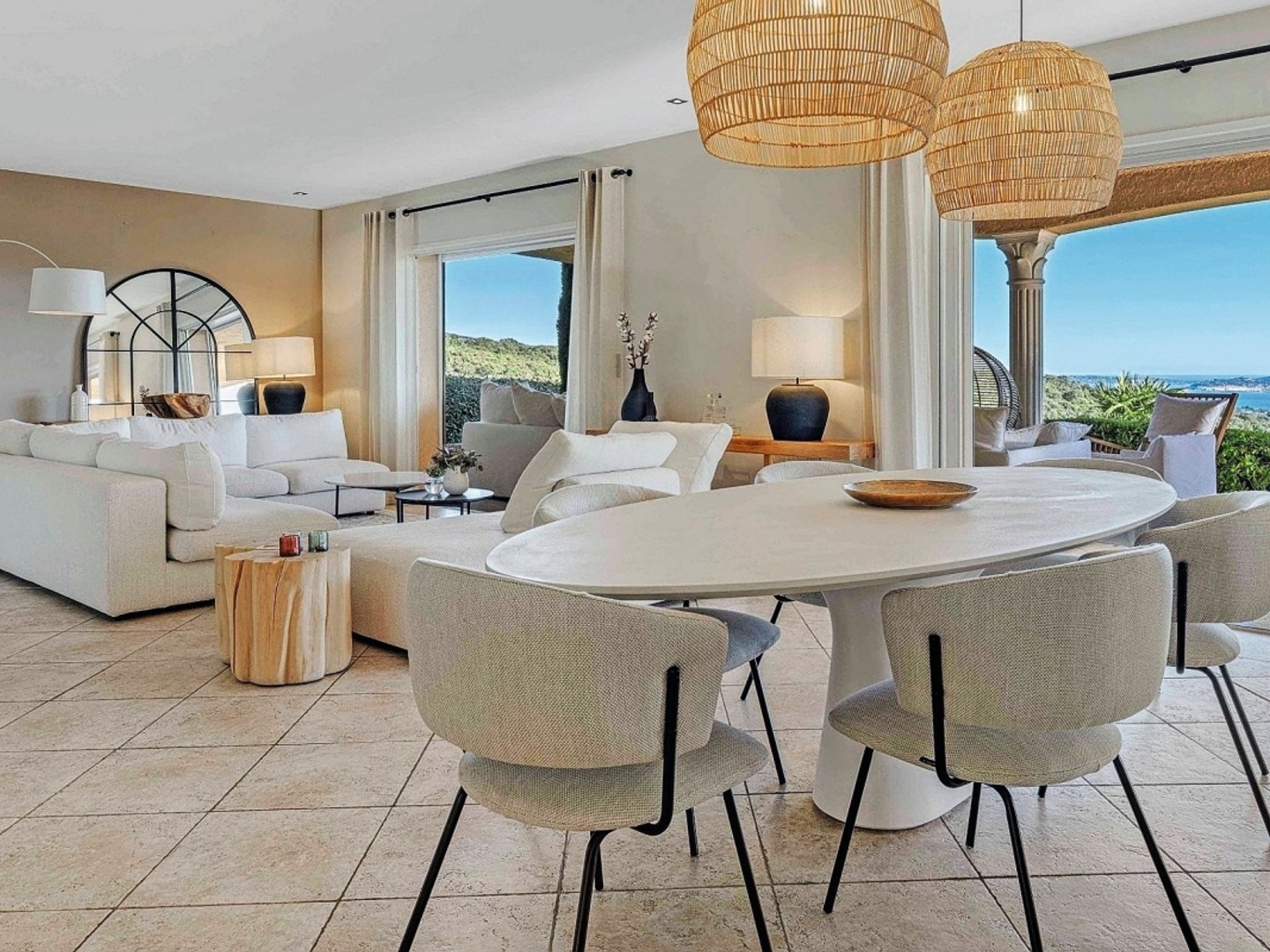 MAISON DE MAÎTRE AVEC HÉLIPORT