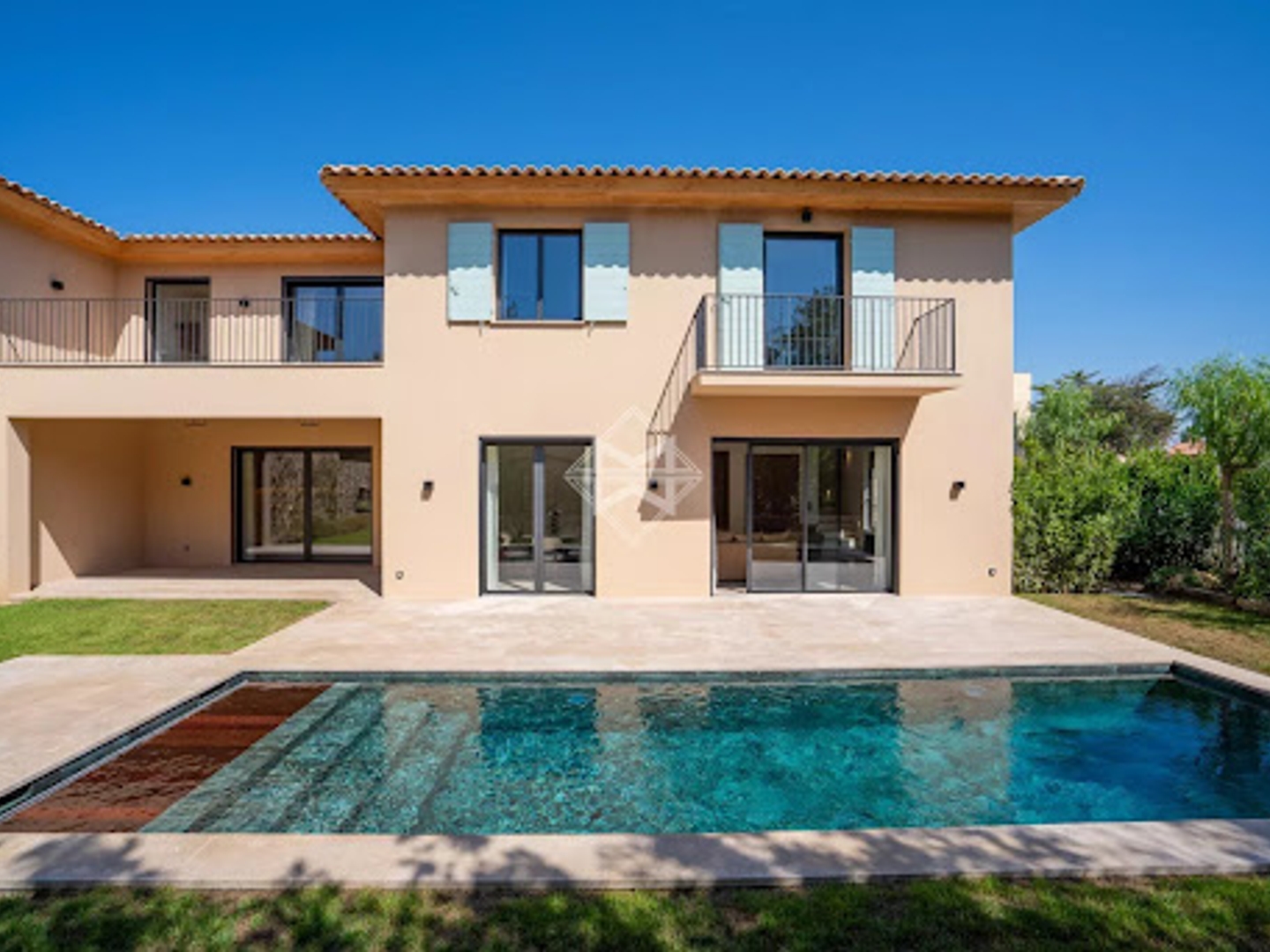Maison à vendre - 7 pièces - 226m2 - Saint-Tropez (83990)
