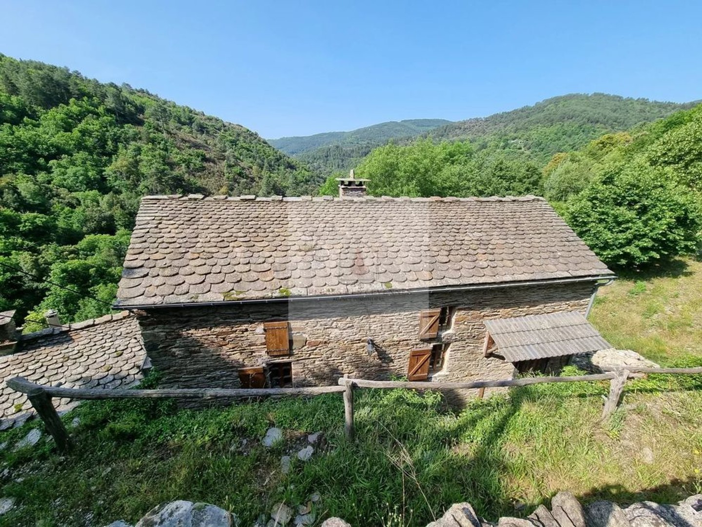 Maison à vendre - 10 pièces - 235m2 - Le Collet-De-Dèze (48160)