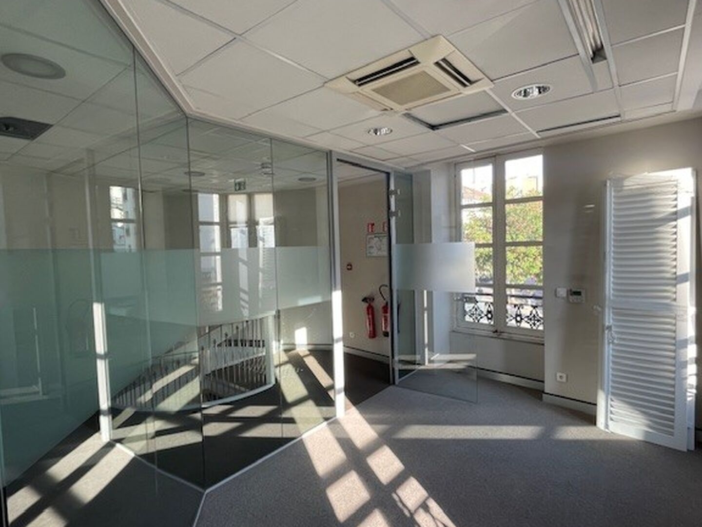 Locaux à vendre - 66m2 - Paris 15e (75015)