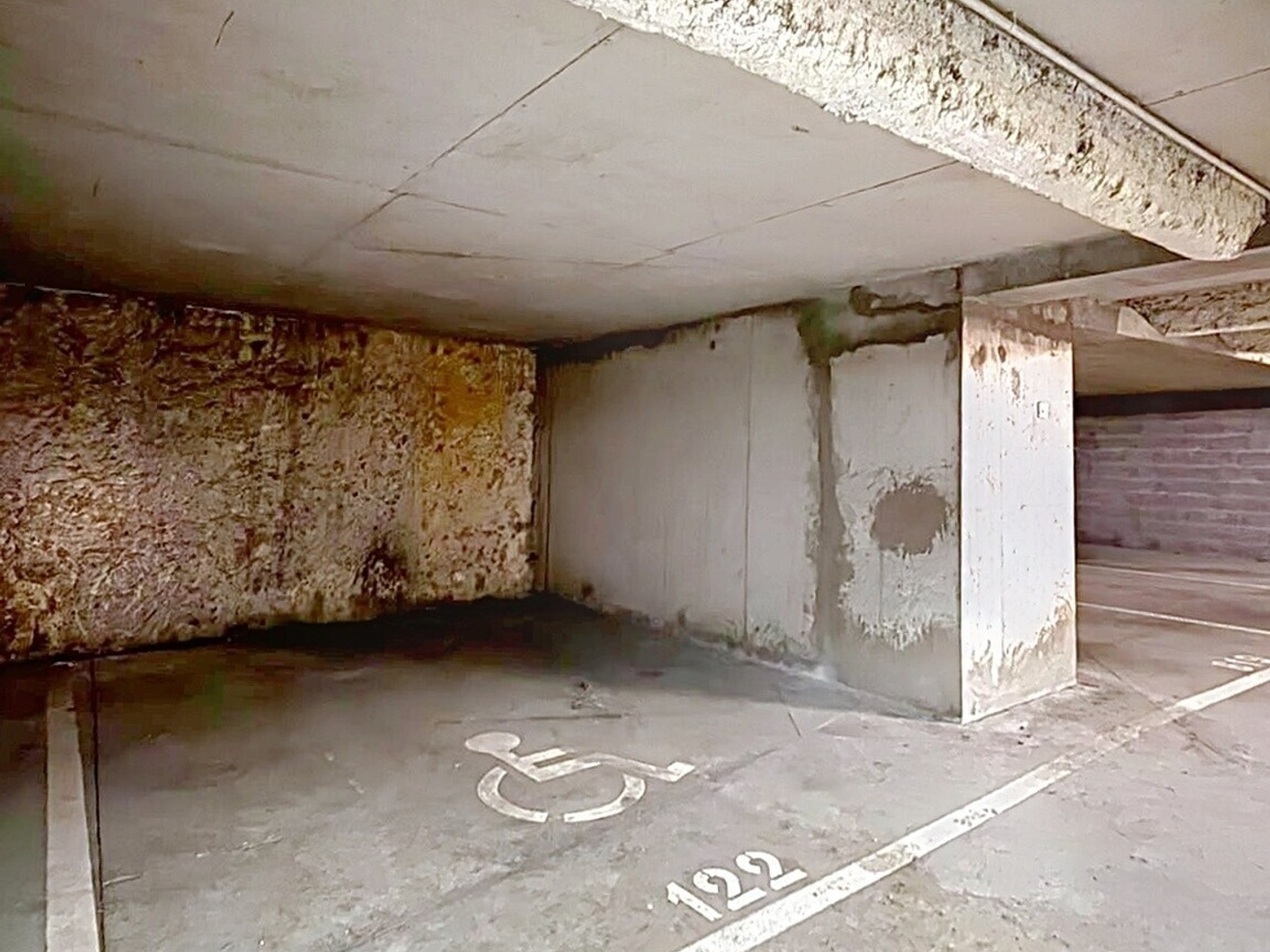Parking / garage / box à vendre - 15m2 - Annemasse (74100)