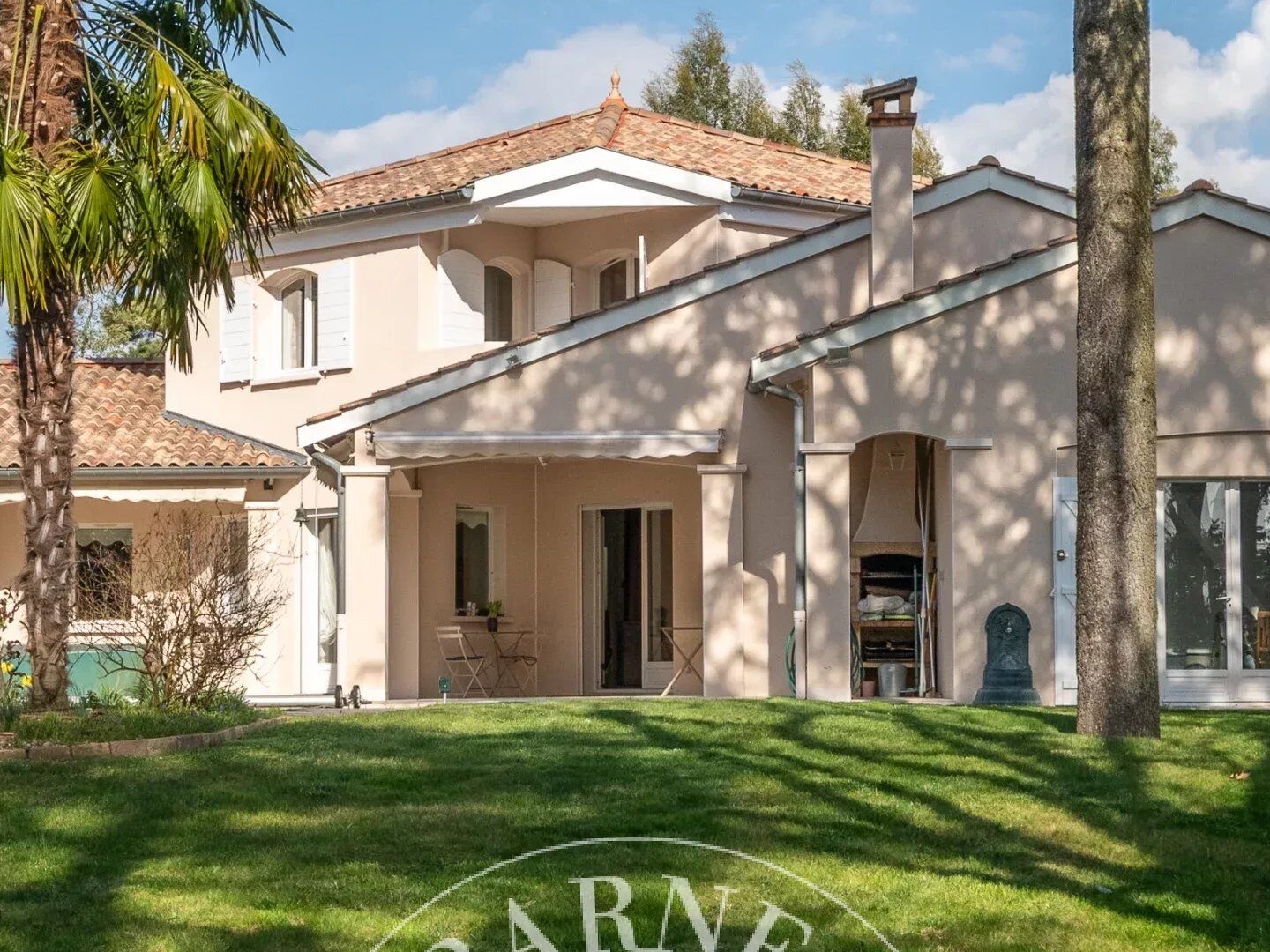 ECULLY - Maison familiale de 213 m² - Piscine - Terrain de 1987 m² - 4 chambres