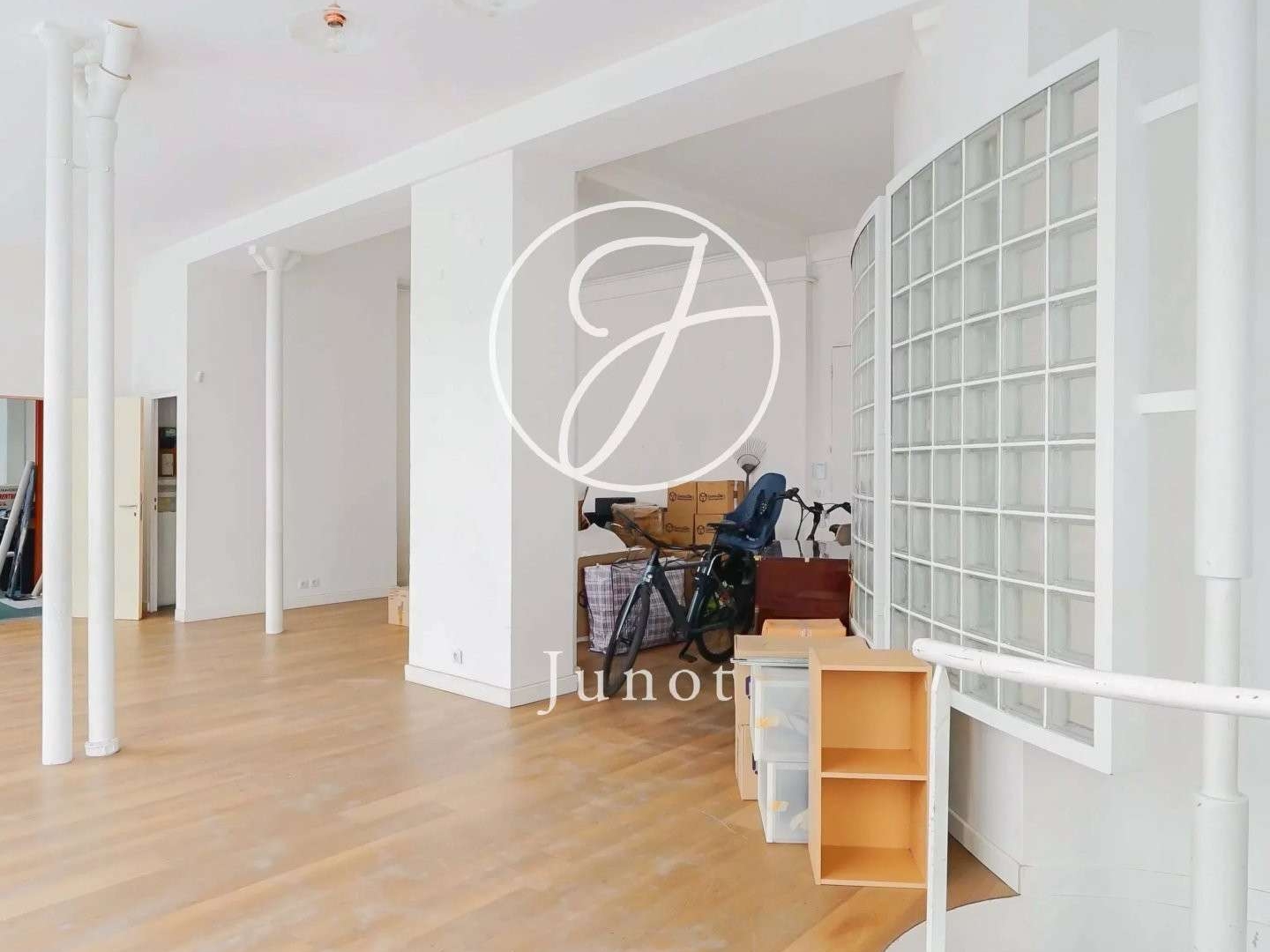 Locaux à vendre - 123m2 - Paris 11e (75011)