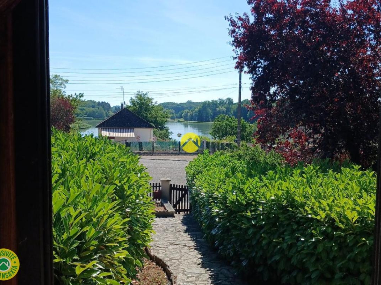 Vue sur le plan d'eau des Sézeaux