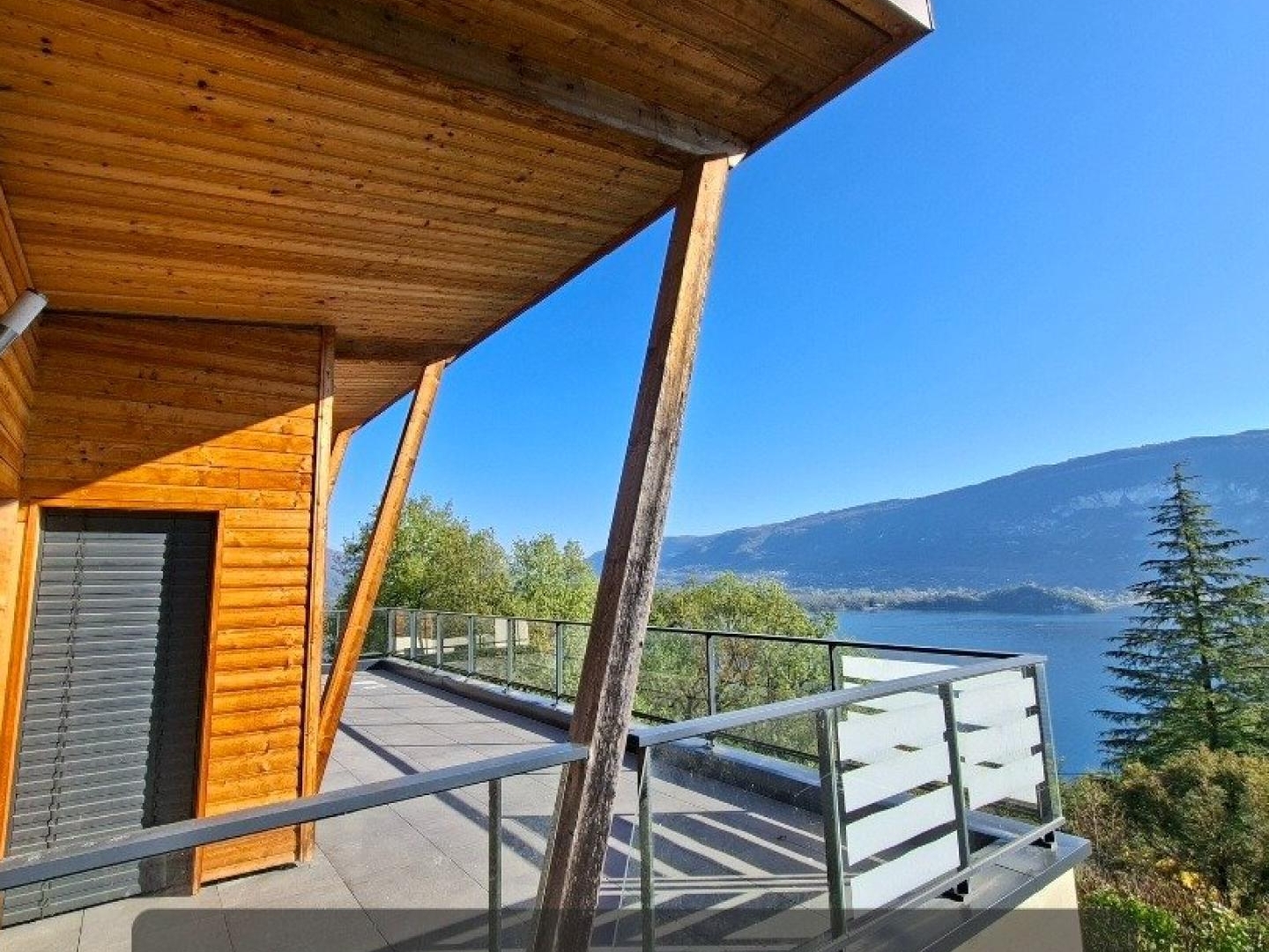 Villa avec vue imprenable sur le lac