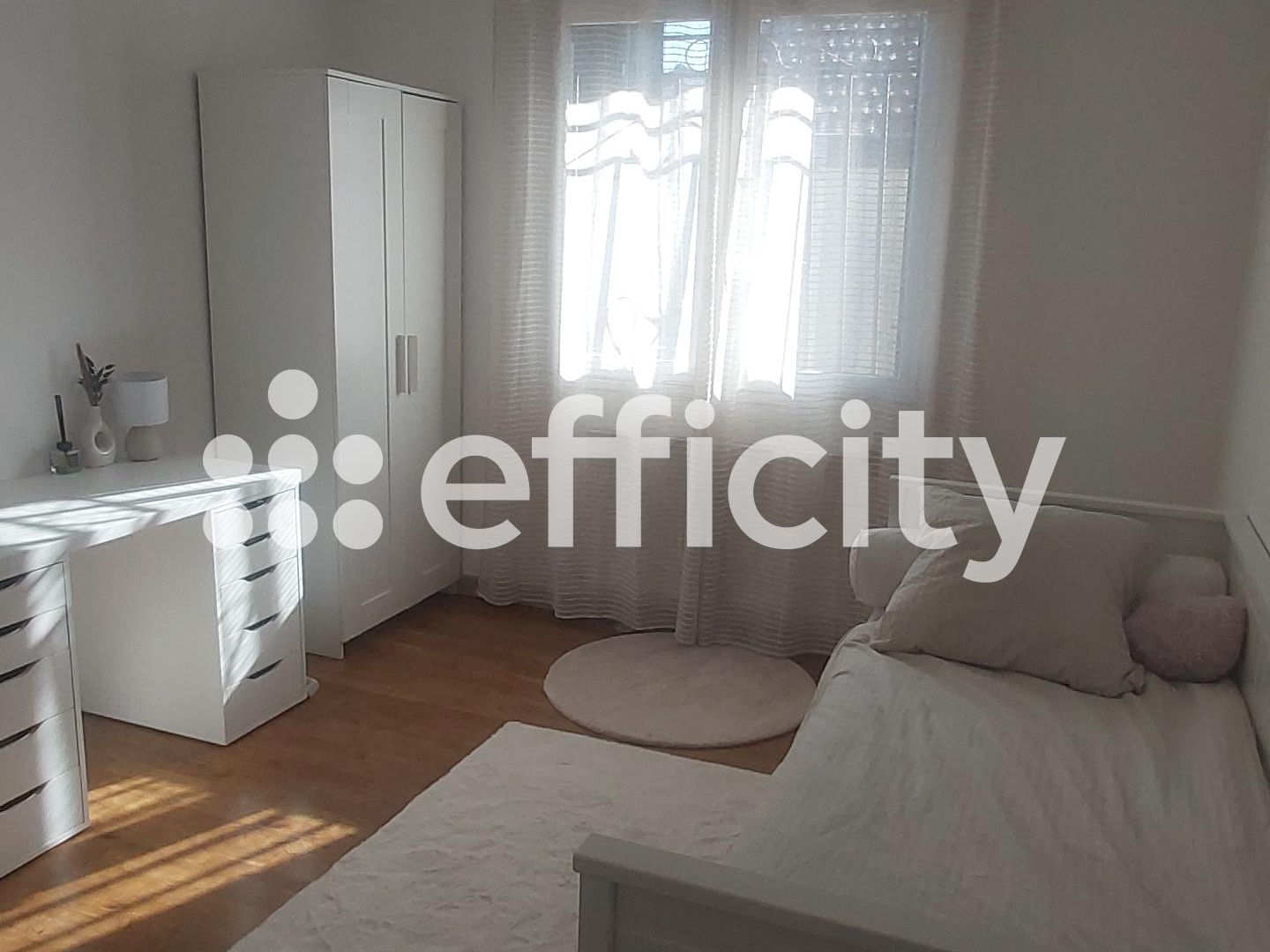Maison à vendre - 5 pièces - 117m2 - Vaulx-En-Velin (69120)