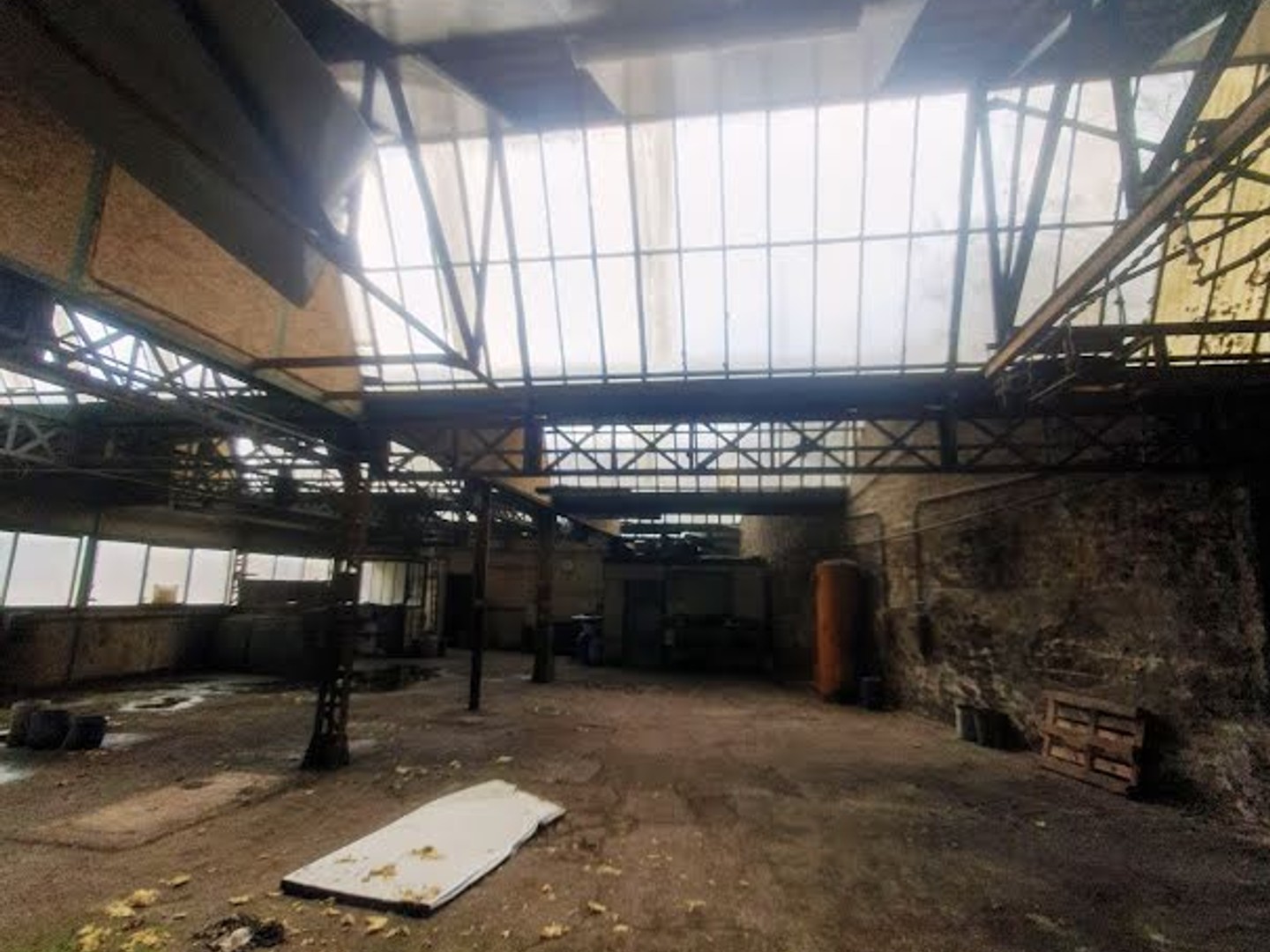 Locaux à vendre - 1200m2 - Nouzonville (08700)