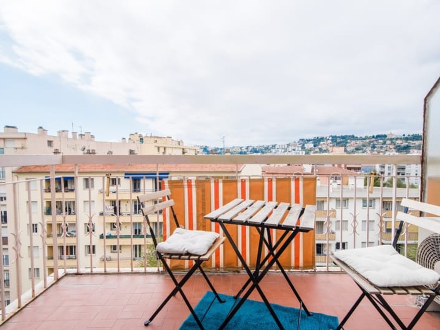 NICE SAINT ROCH - APPARTEMENT 6 PIECES DE 120M2 A VENDRE - TERRASSE ET BALCON - ÉTAGE ÉLEVÉ - PROCHE TOUTES COMMODITÉS