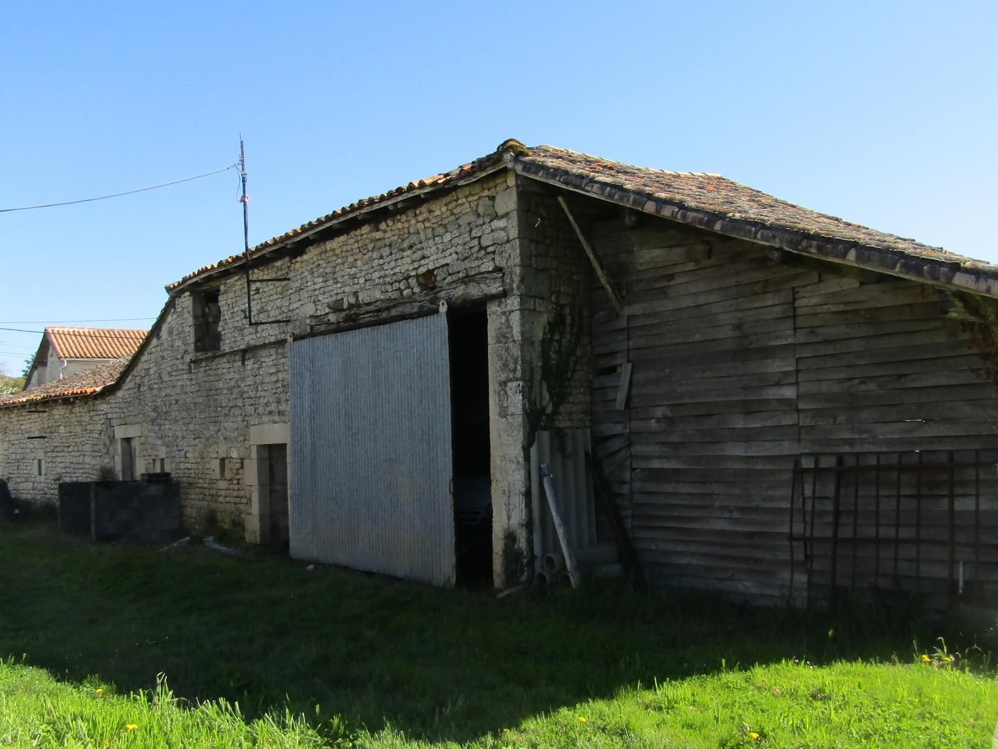 Maison à vendre - 4 pièces - 160m2 - La Forêt-De-Tessé (16240)