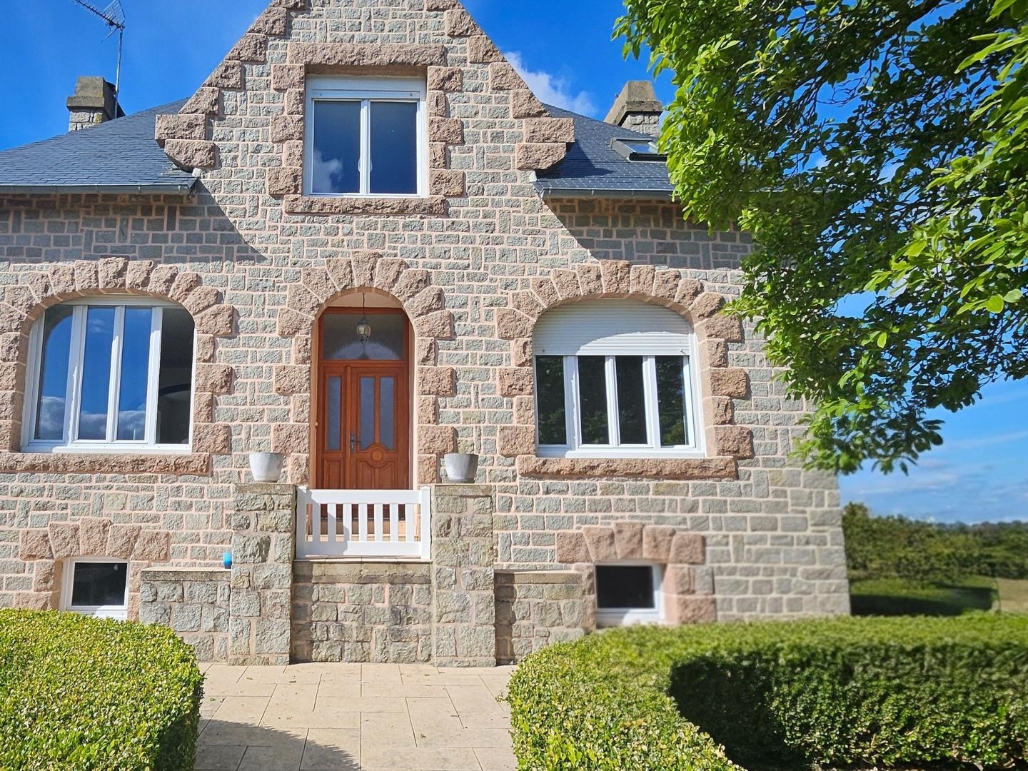 Maison 5 pièces 125 m² jardin et garage 22260