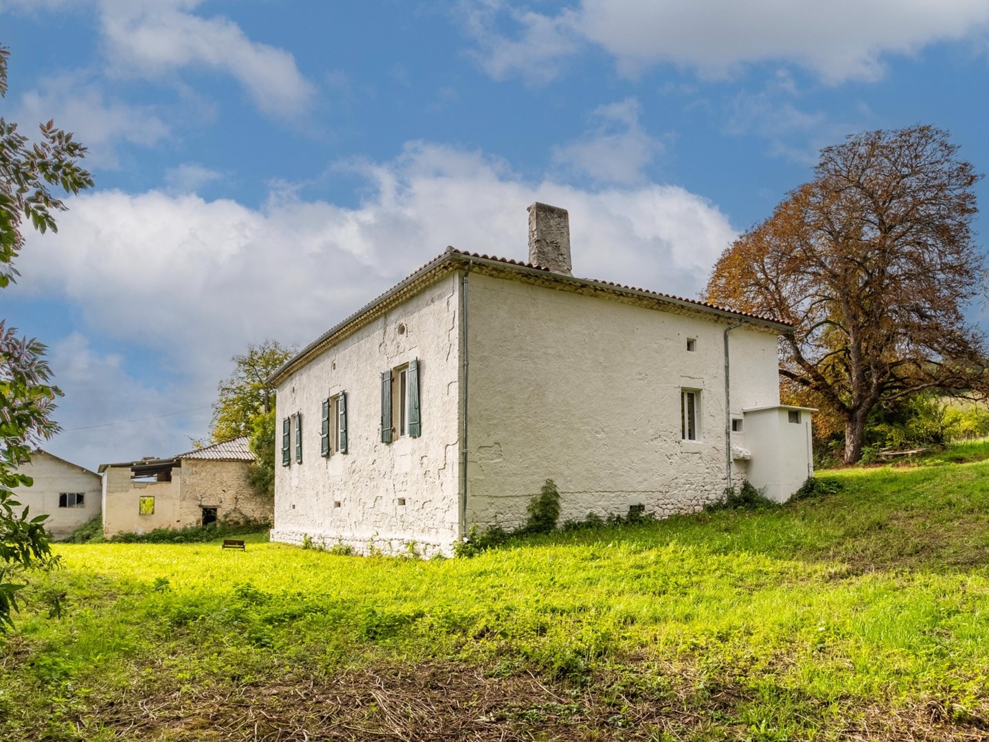 Maison de campagne avec dependences